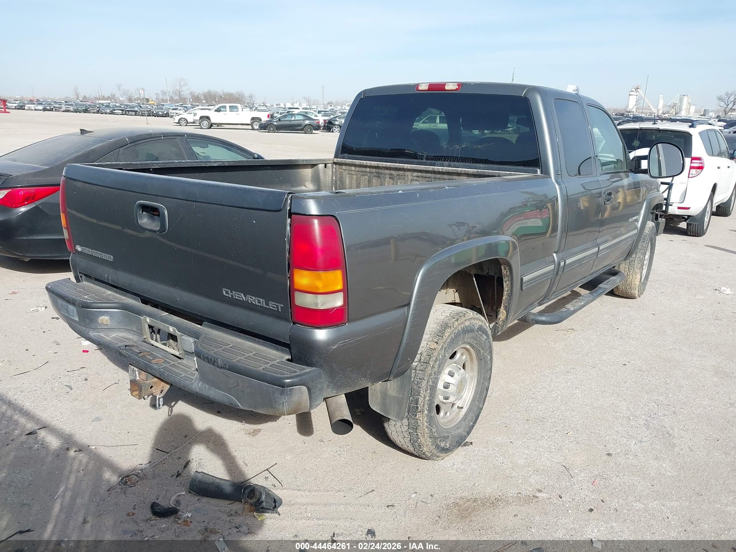 CHEVROLET SILVERADO image 4