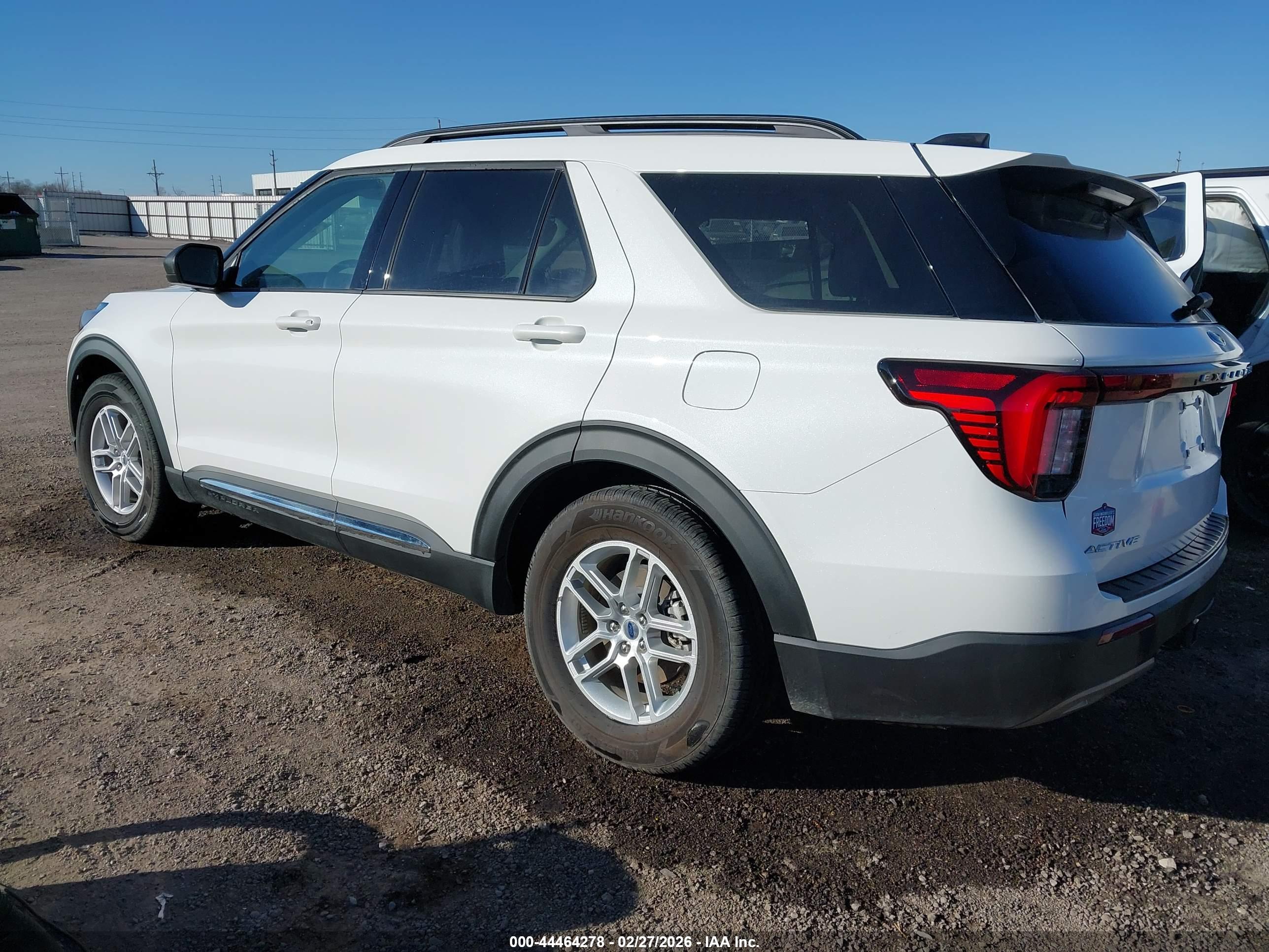 FORD EXPLORER image 3