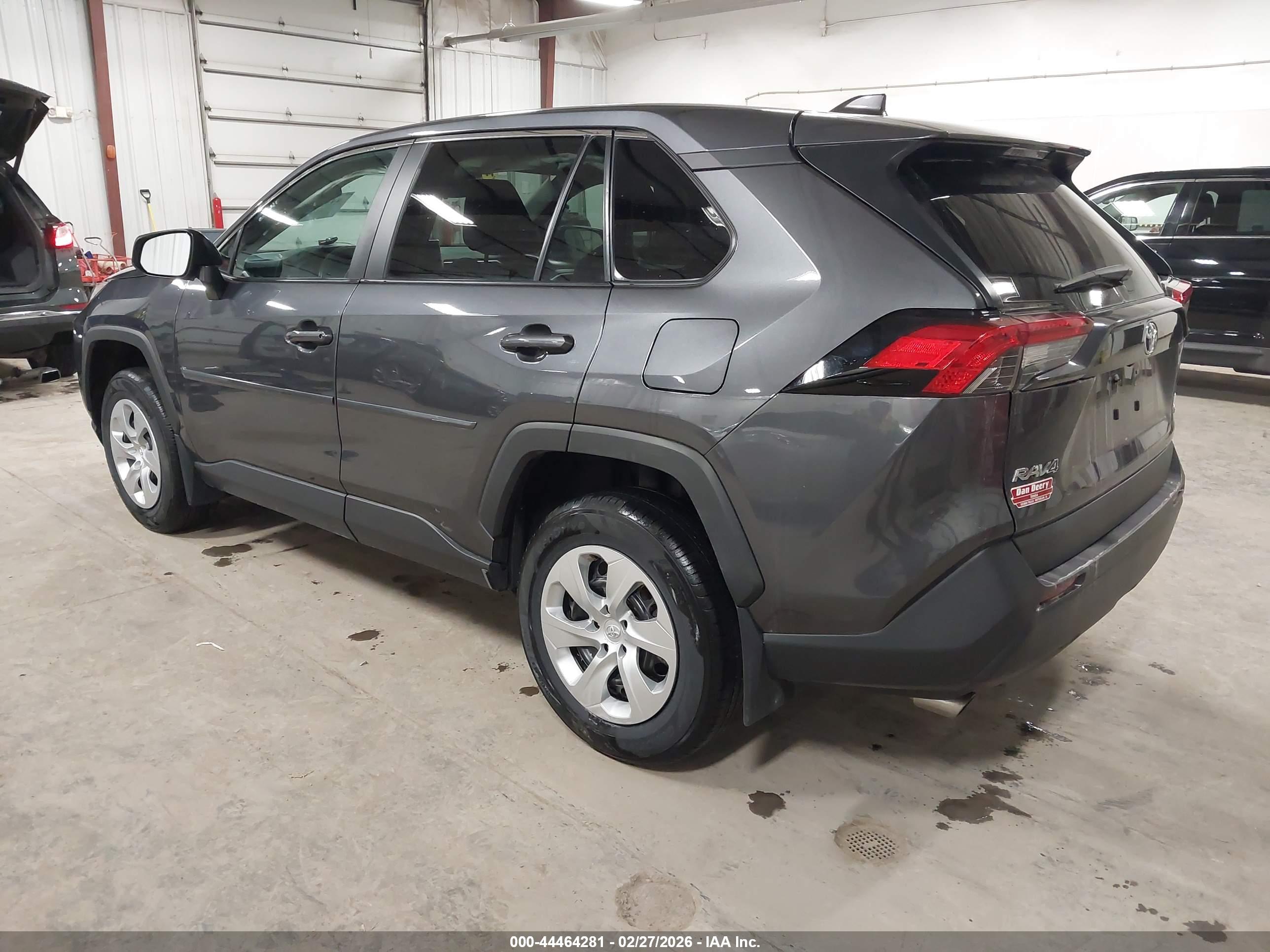 TOYOTA RAV4 image 3