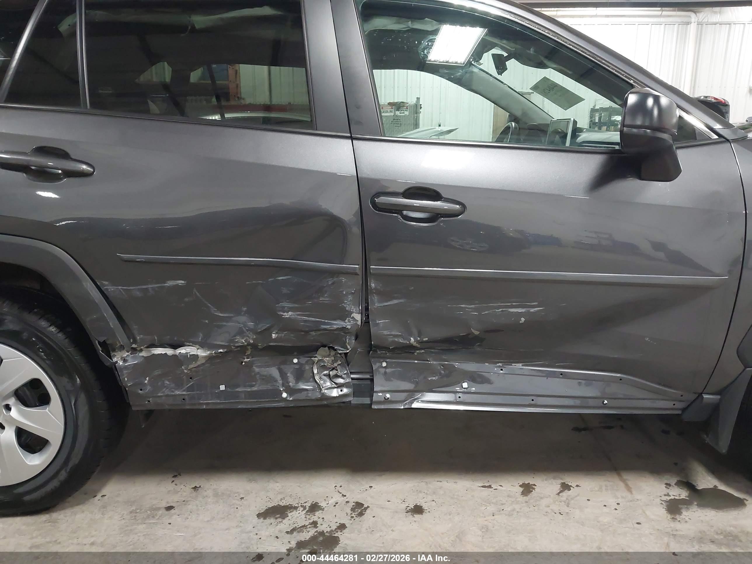 TOYOTA RAV4 image 6