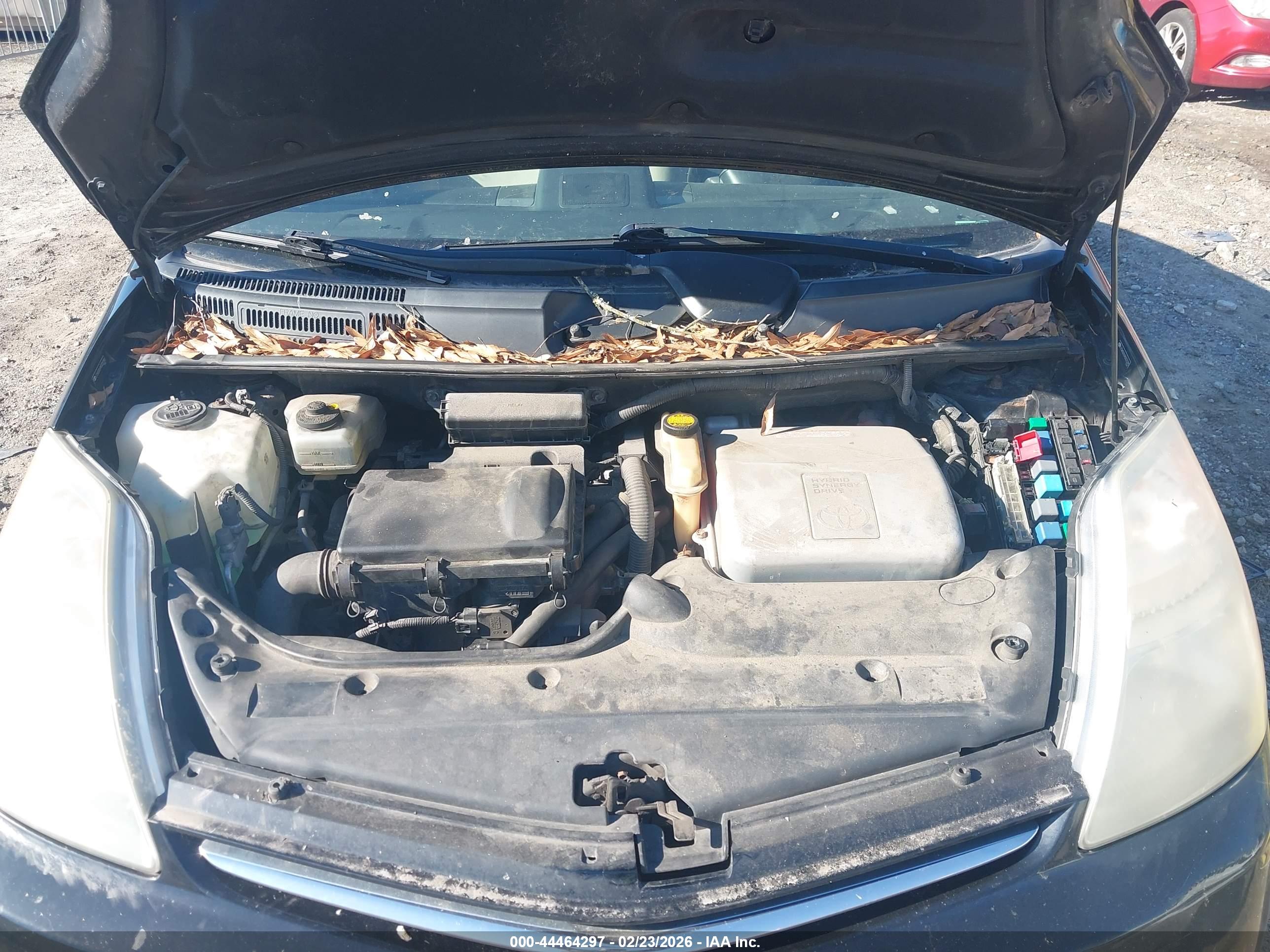 TOYOTA PRIUS image 10