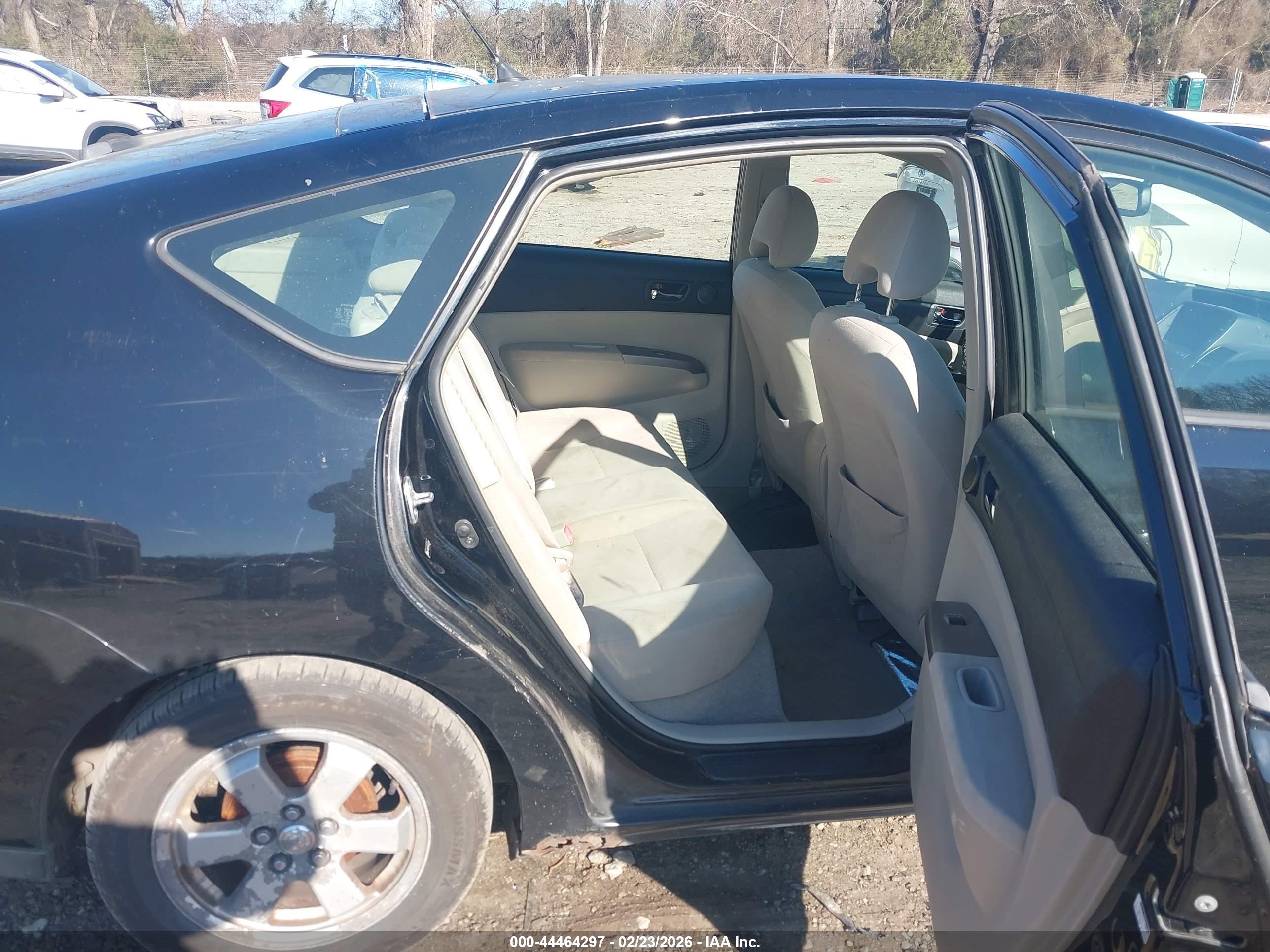 TOYOTA PRIUS image 8
