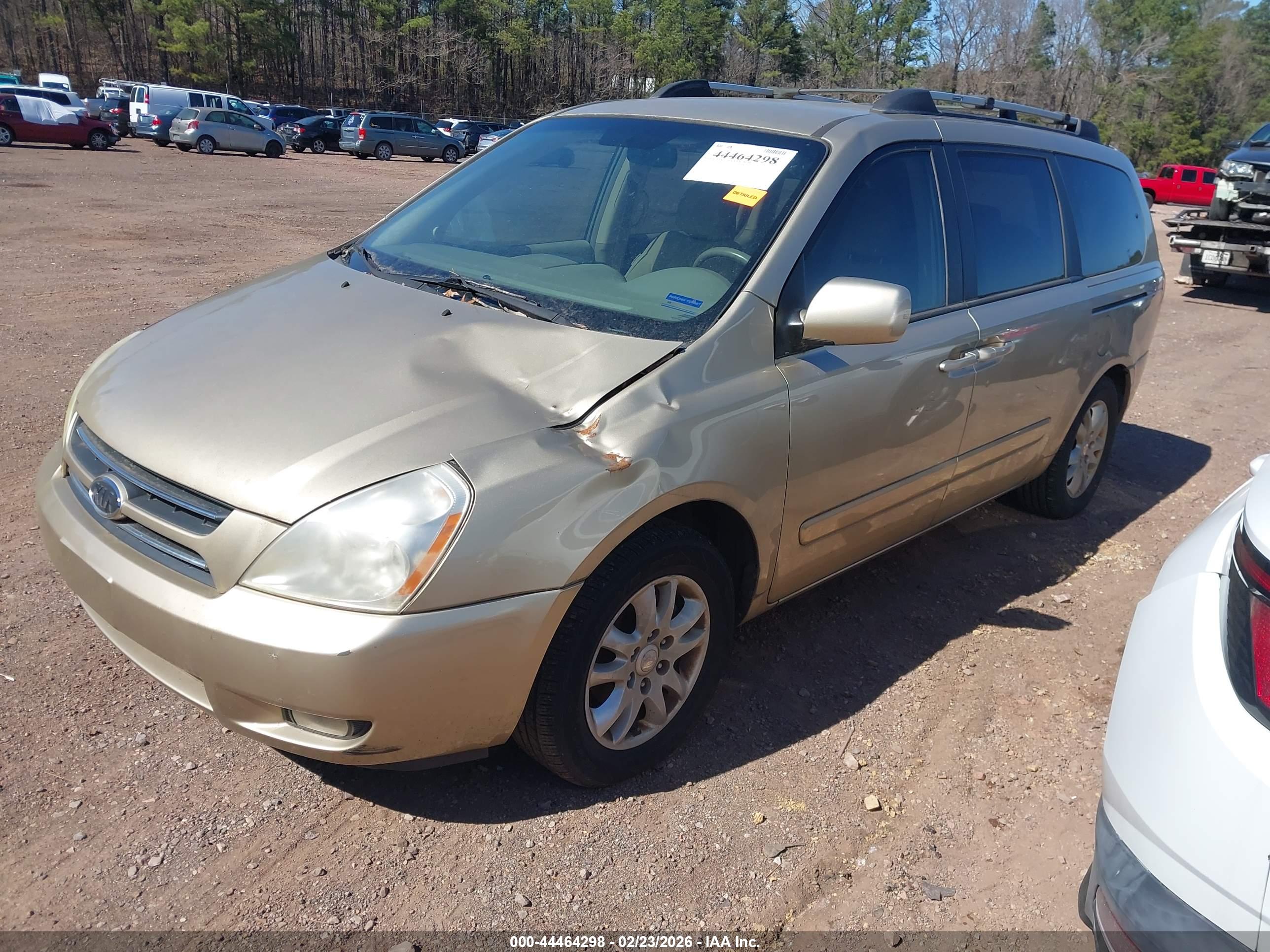 KIA SEDONA image 2