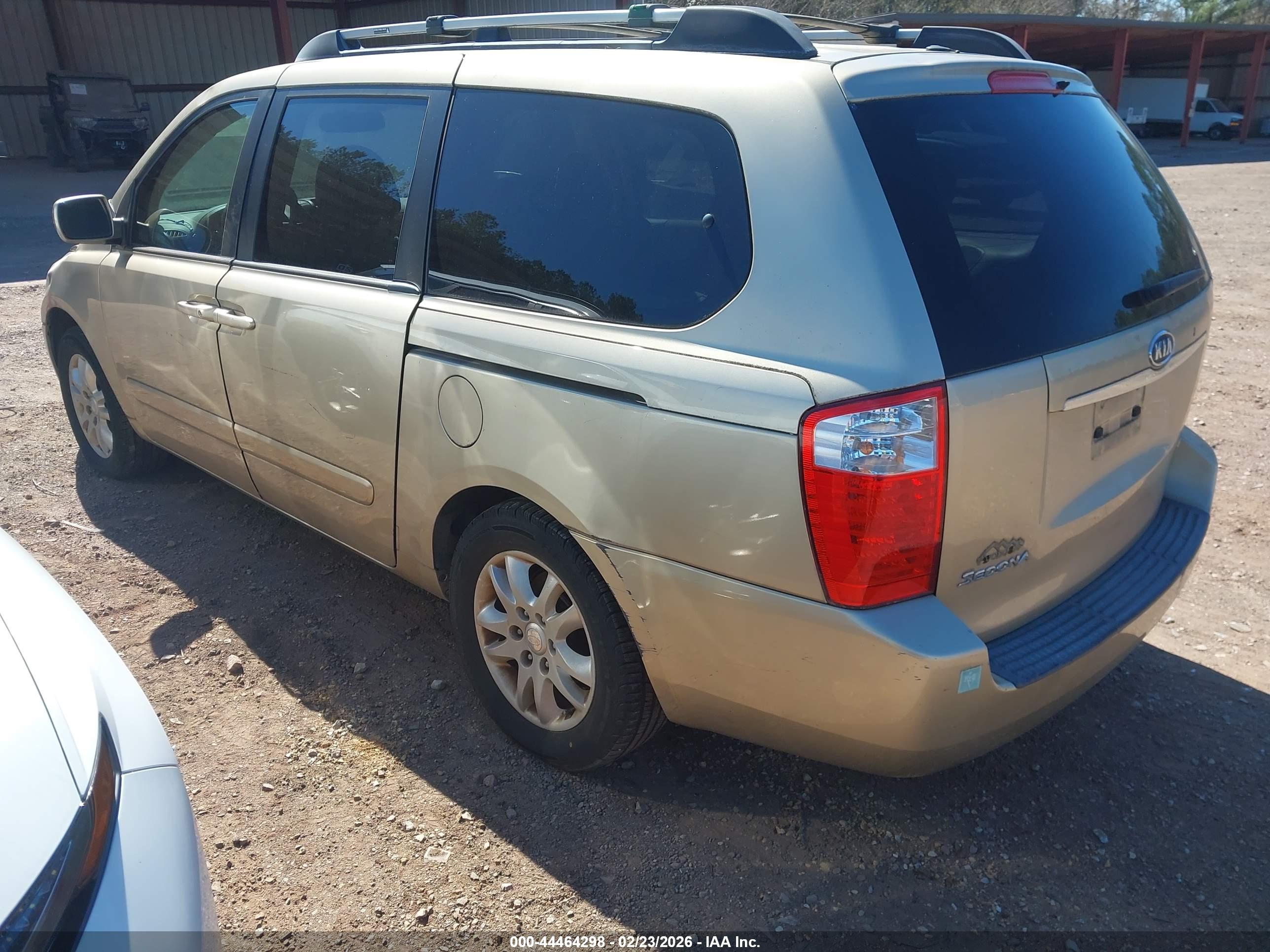 KIA SEDONA image 3