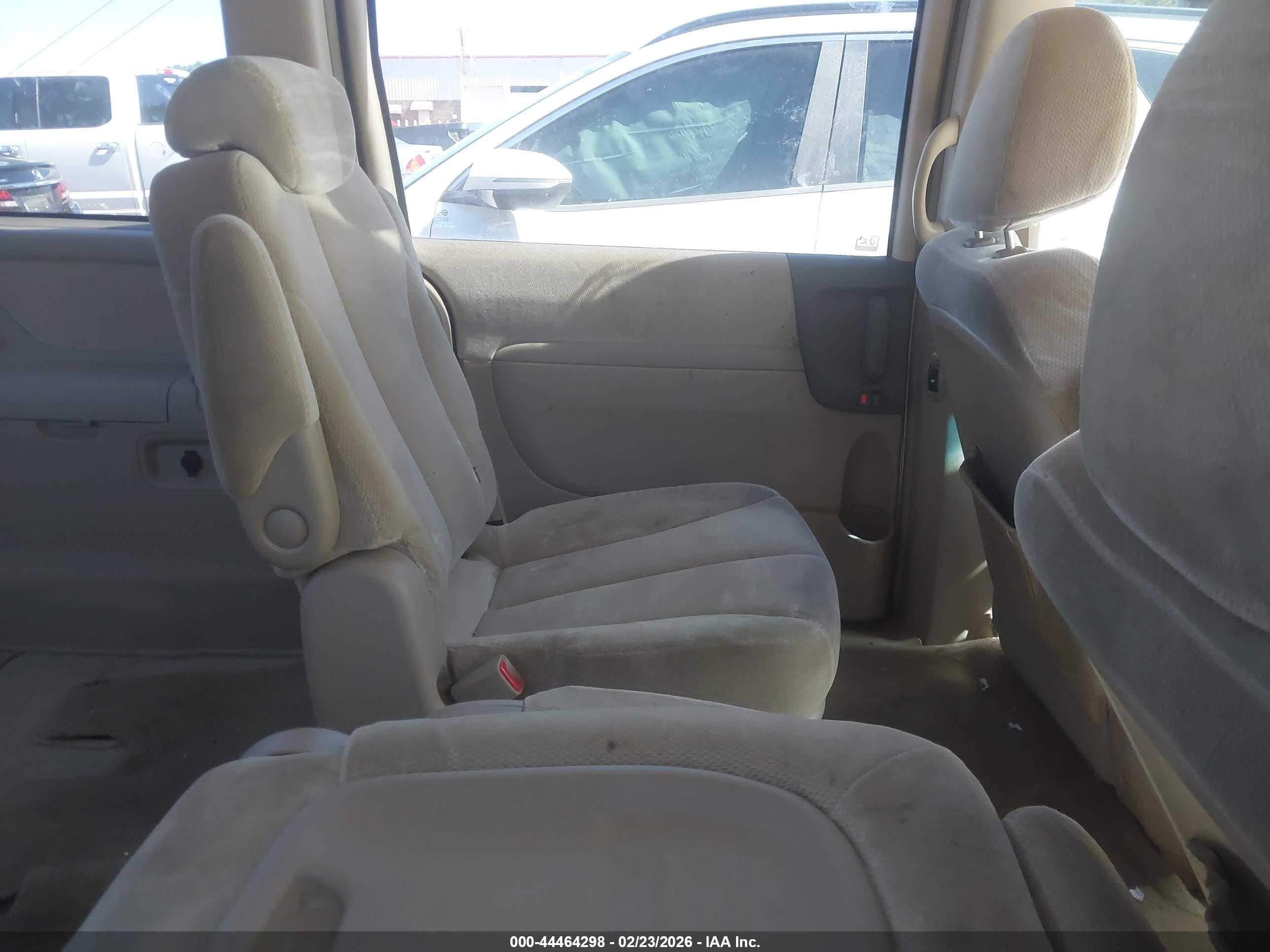 KIA SEDONA image 8
