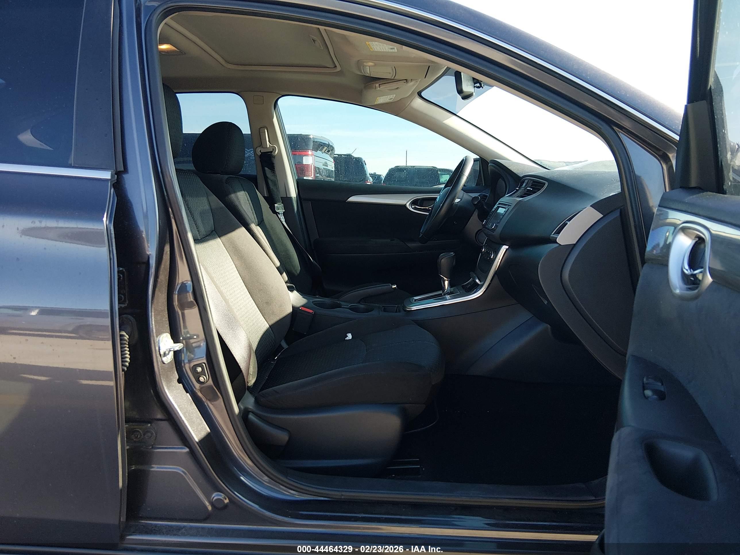 NISSAN SENTRA image 5