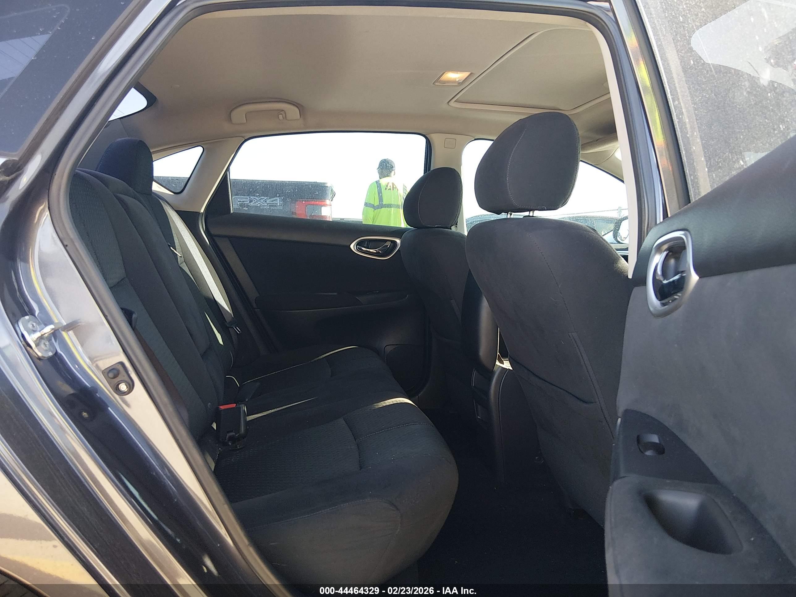 NISSAN SENTRA image 8