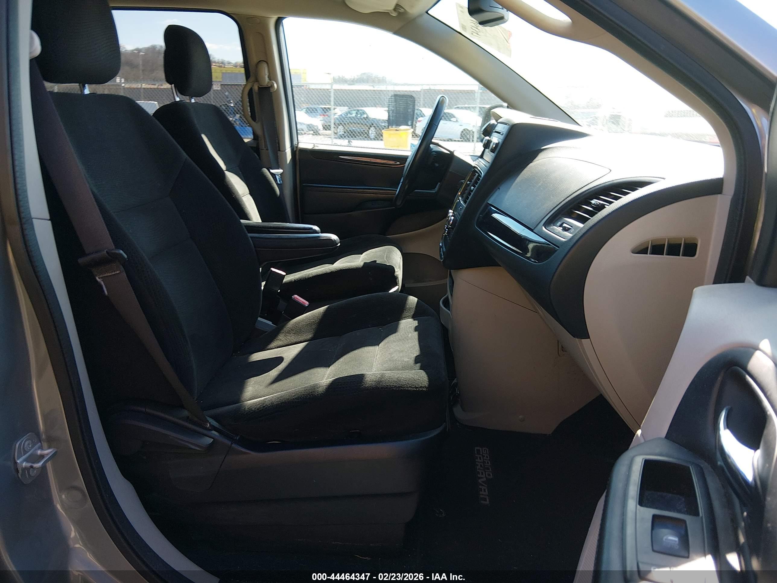 DODGE GRAND image 5