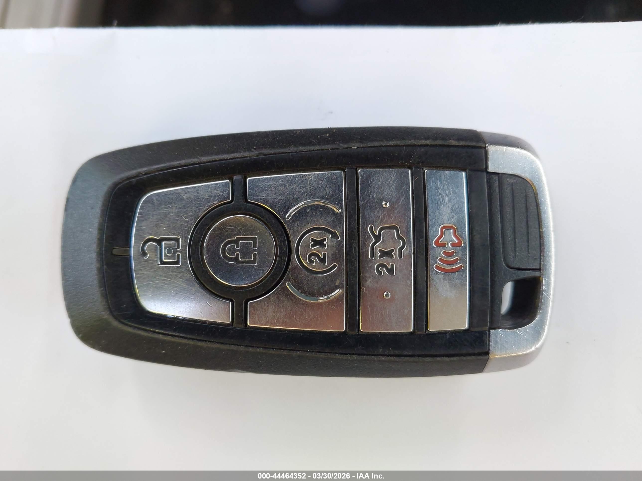 FORD FUSION image 11