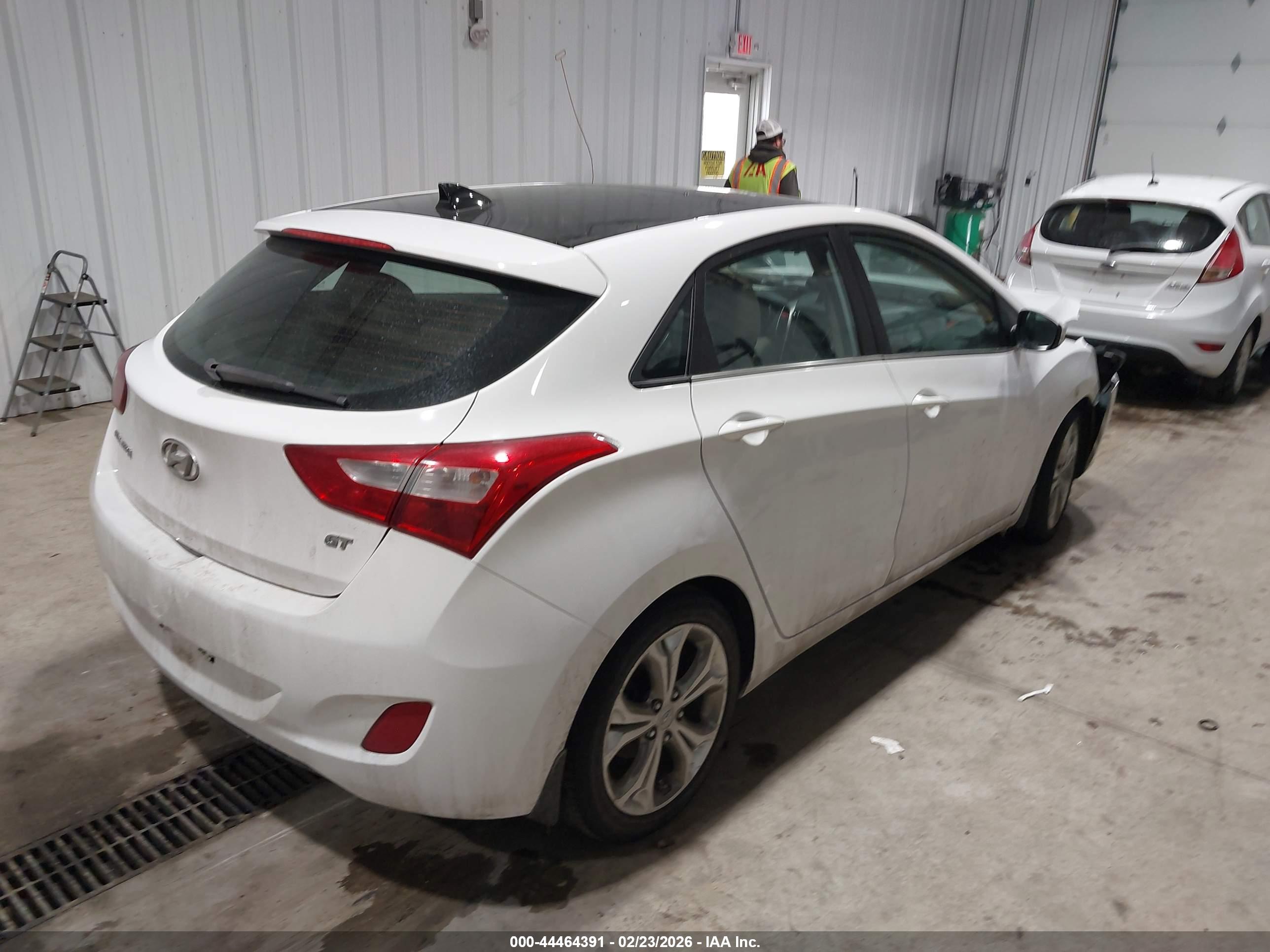 HYUNDAI ELANTRA image 4