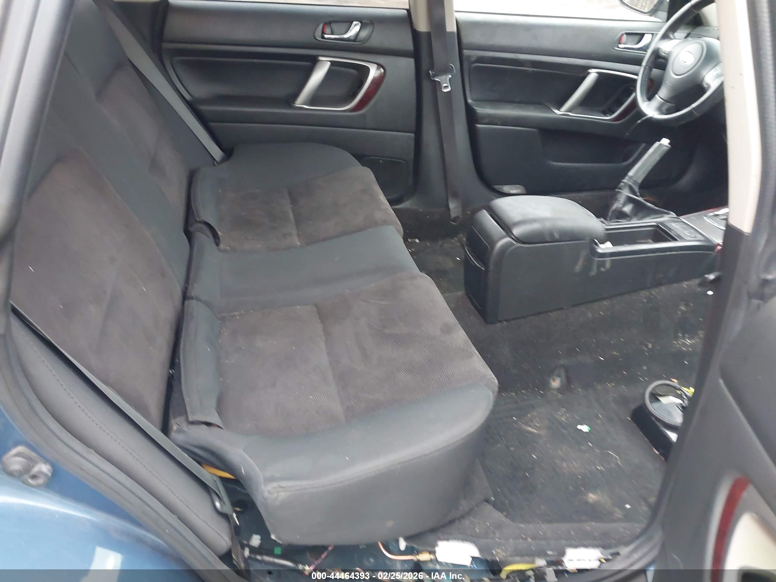 SUBARU OUTBACK image 8