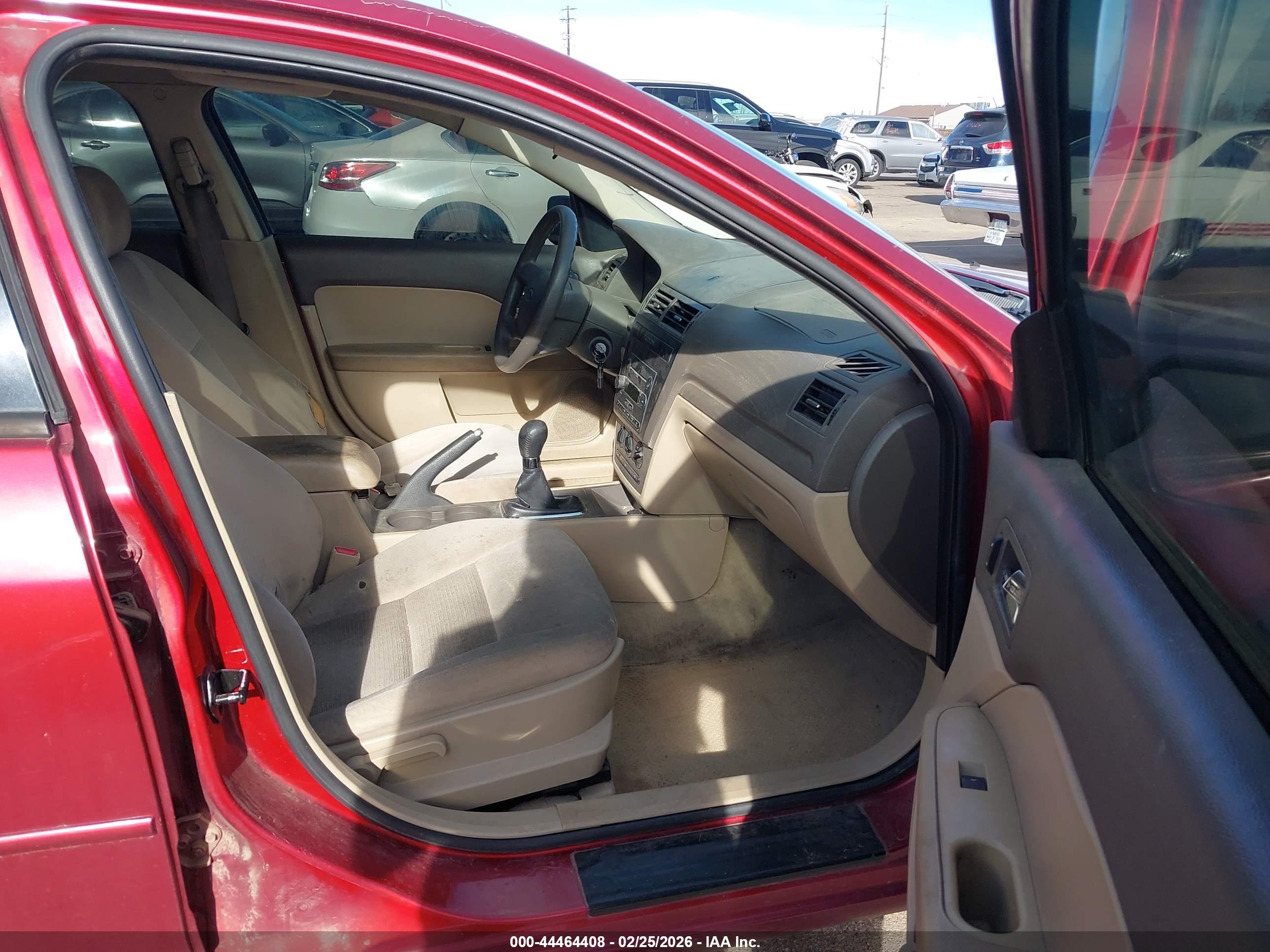 FORD FUSION image 5