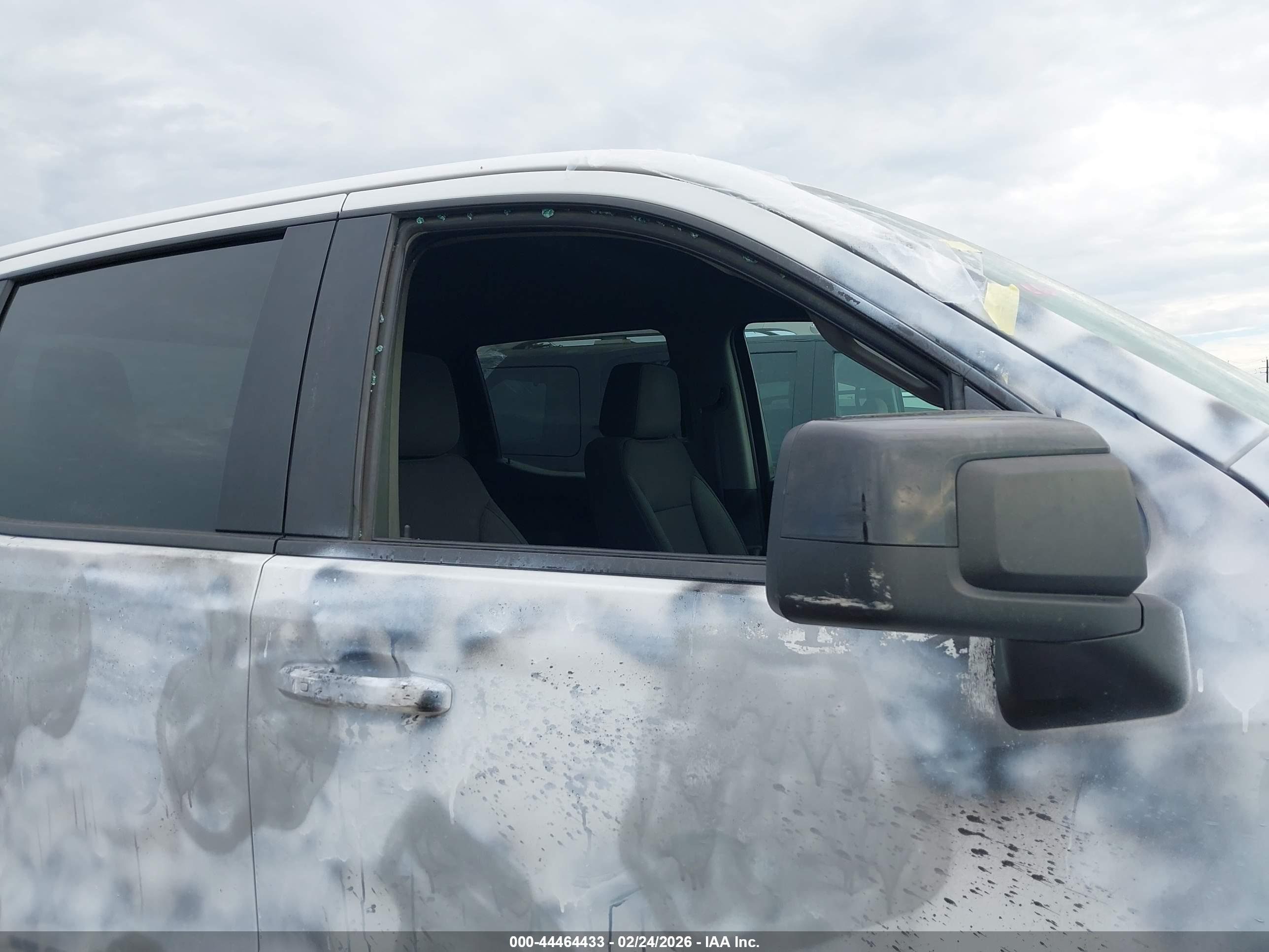 CHEVROLET SILVERADO image 6
