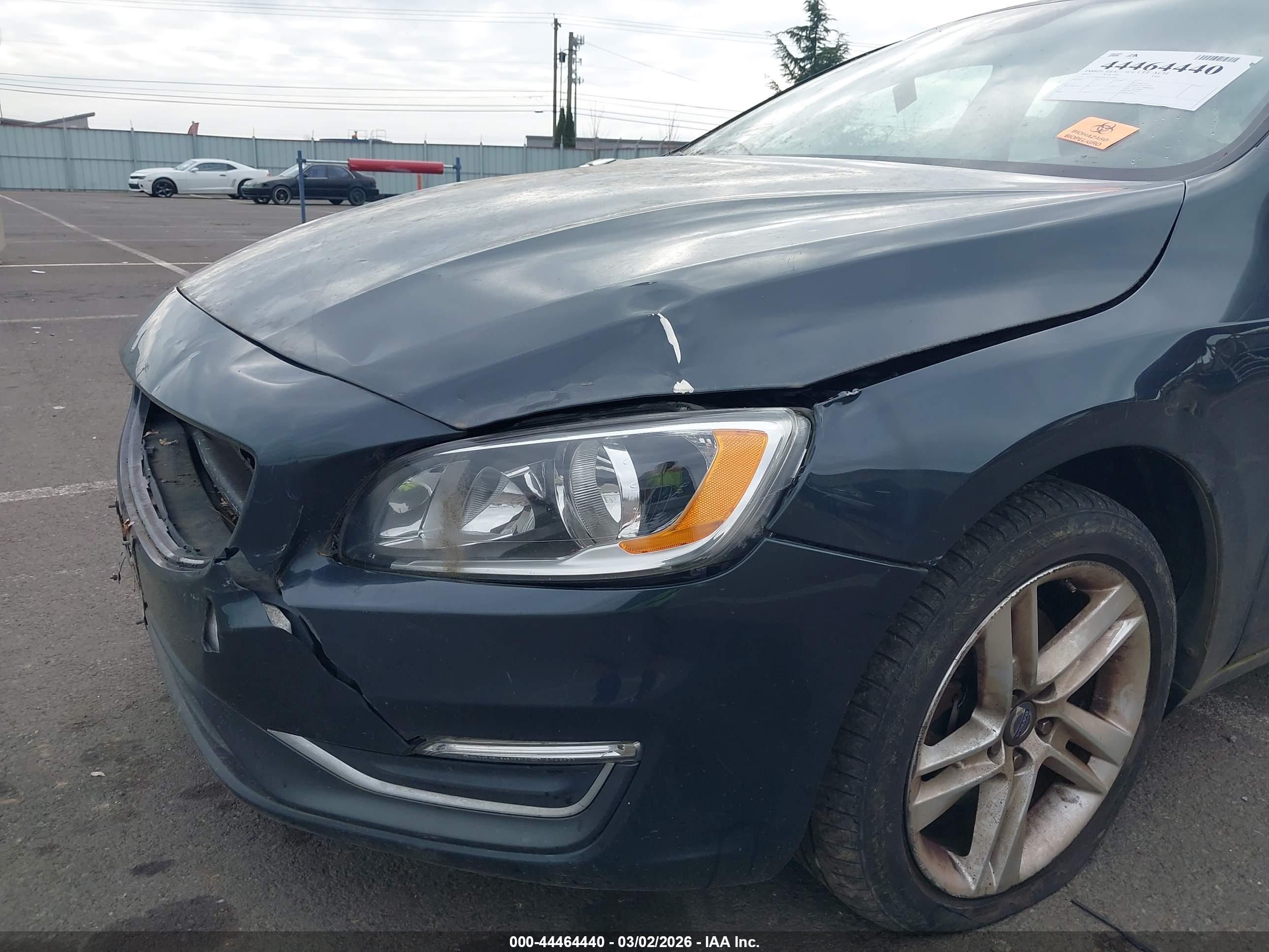 VOLVO V60 image 6