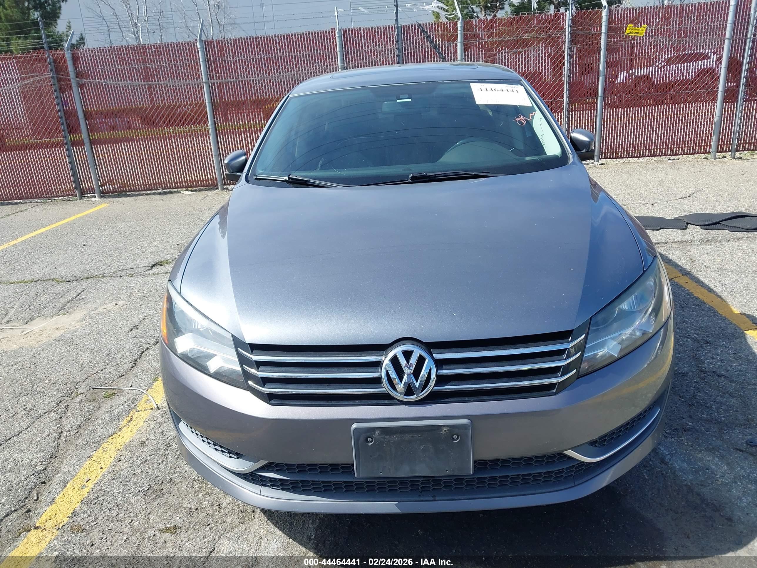 VOLKSWAGEN PASSAT image 6