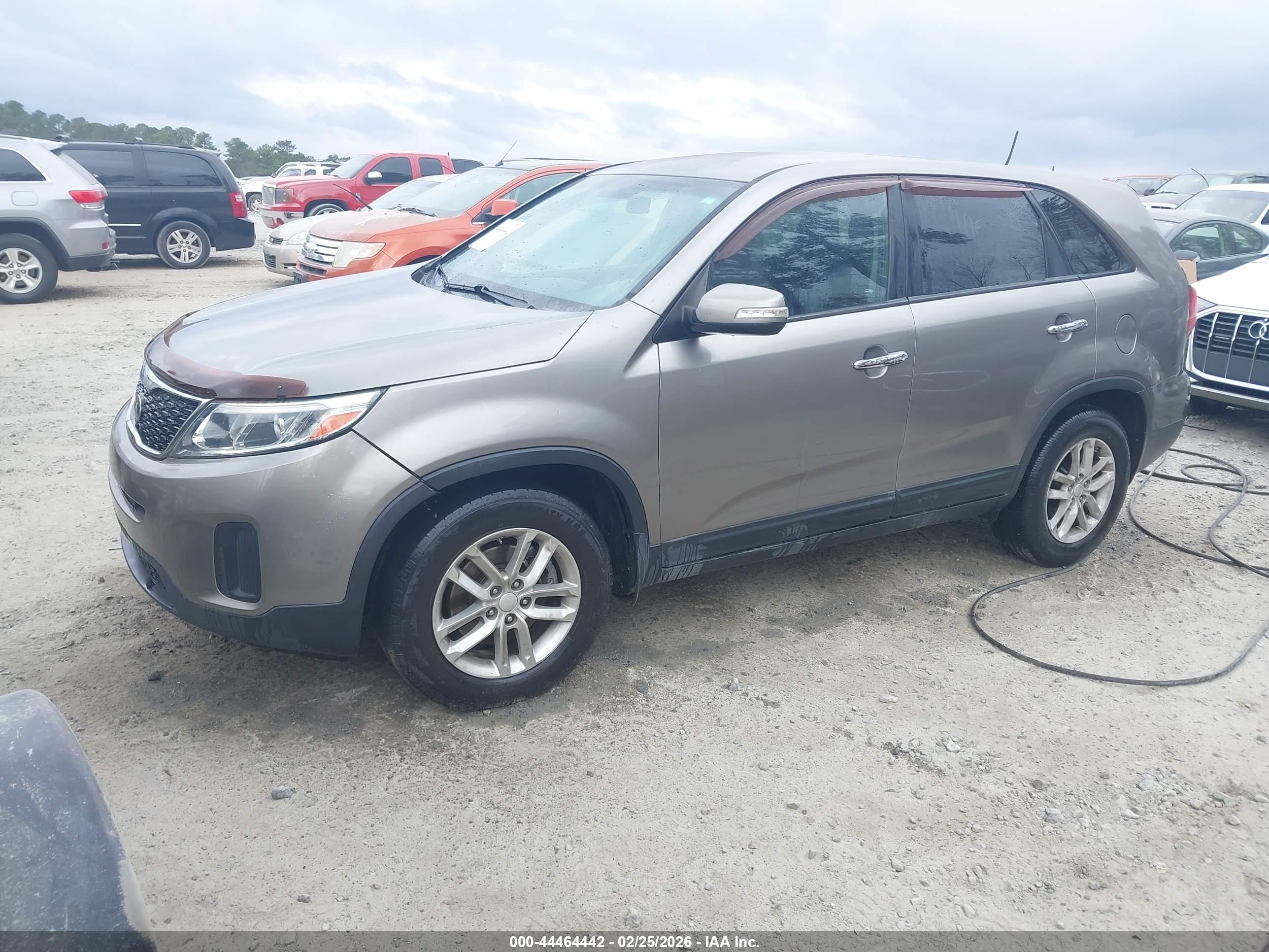 KIA SORENTO image 2