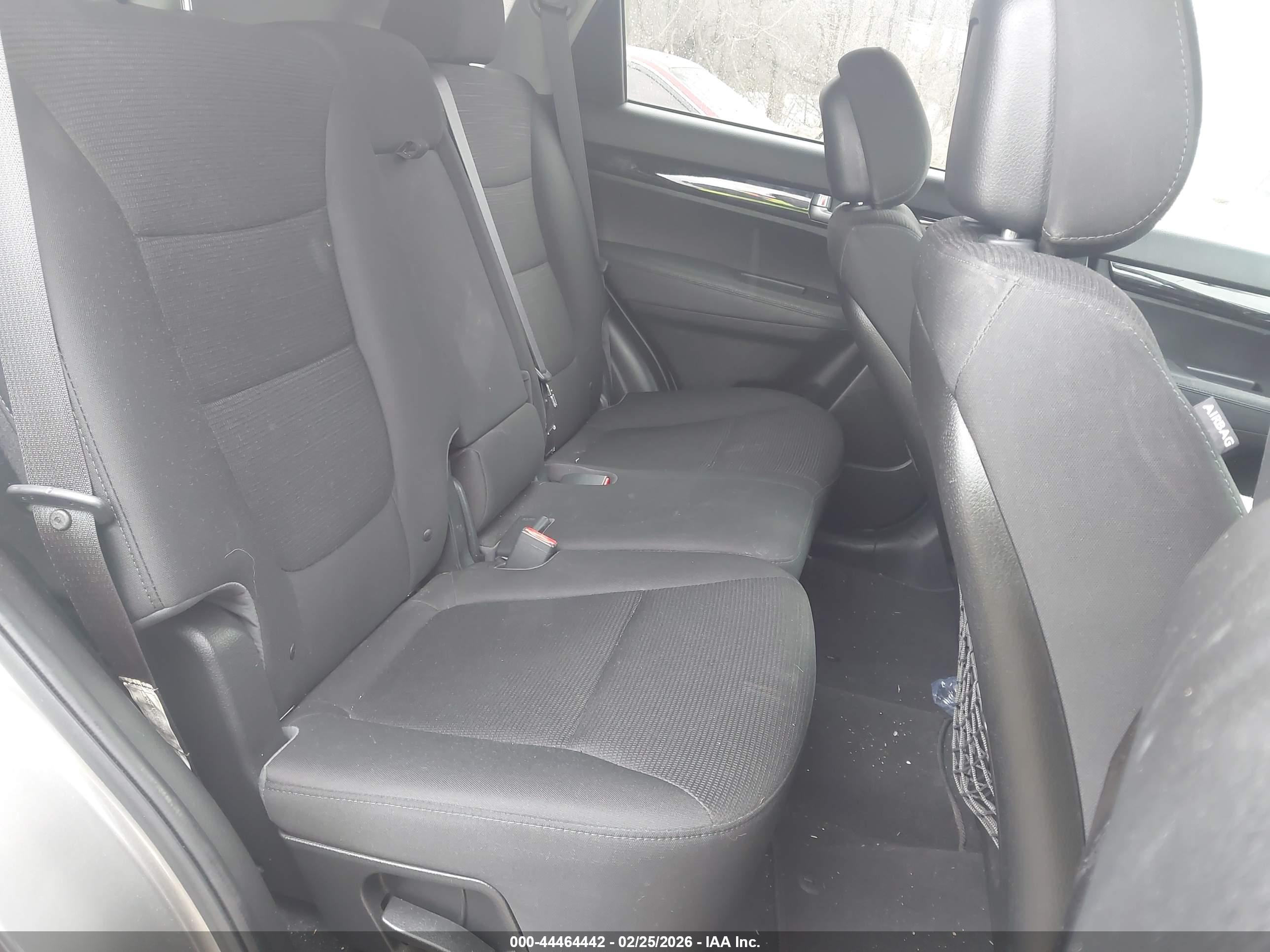 KIA SORENTO image 8