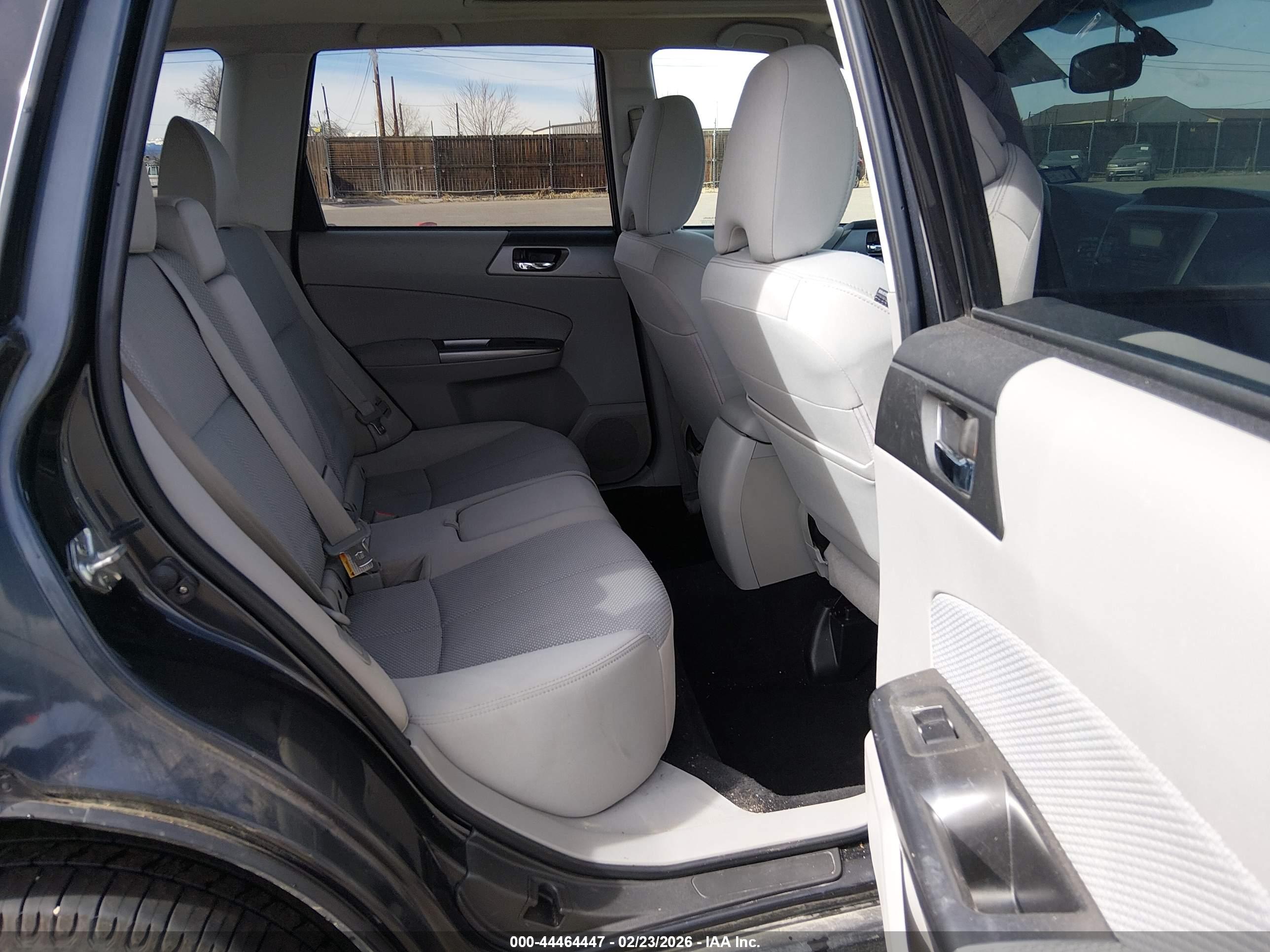 SUBARU FORESTER image 8