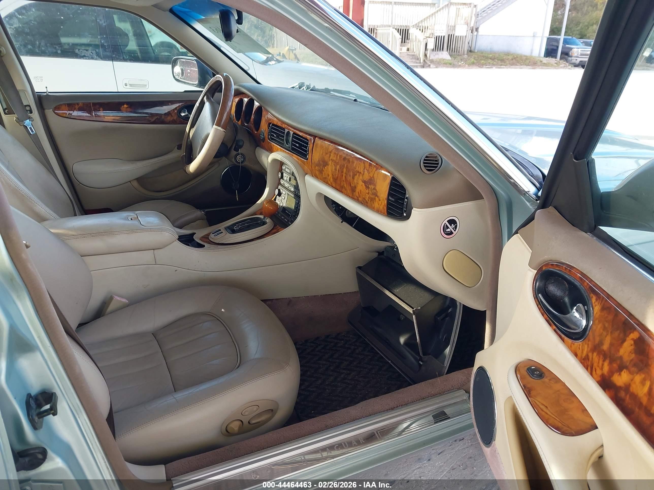 JAGUAR XJ8 image 5