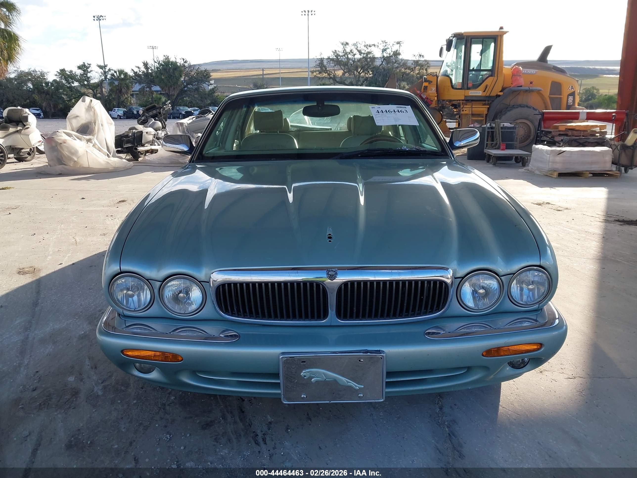 JAGUAR XJ8 image 6