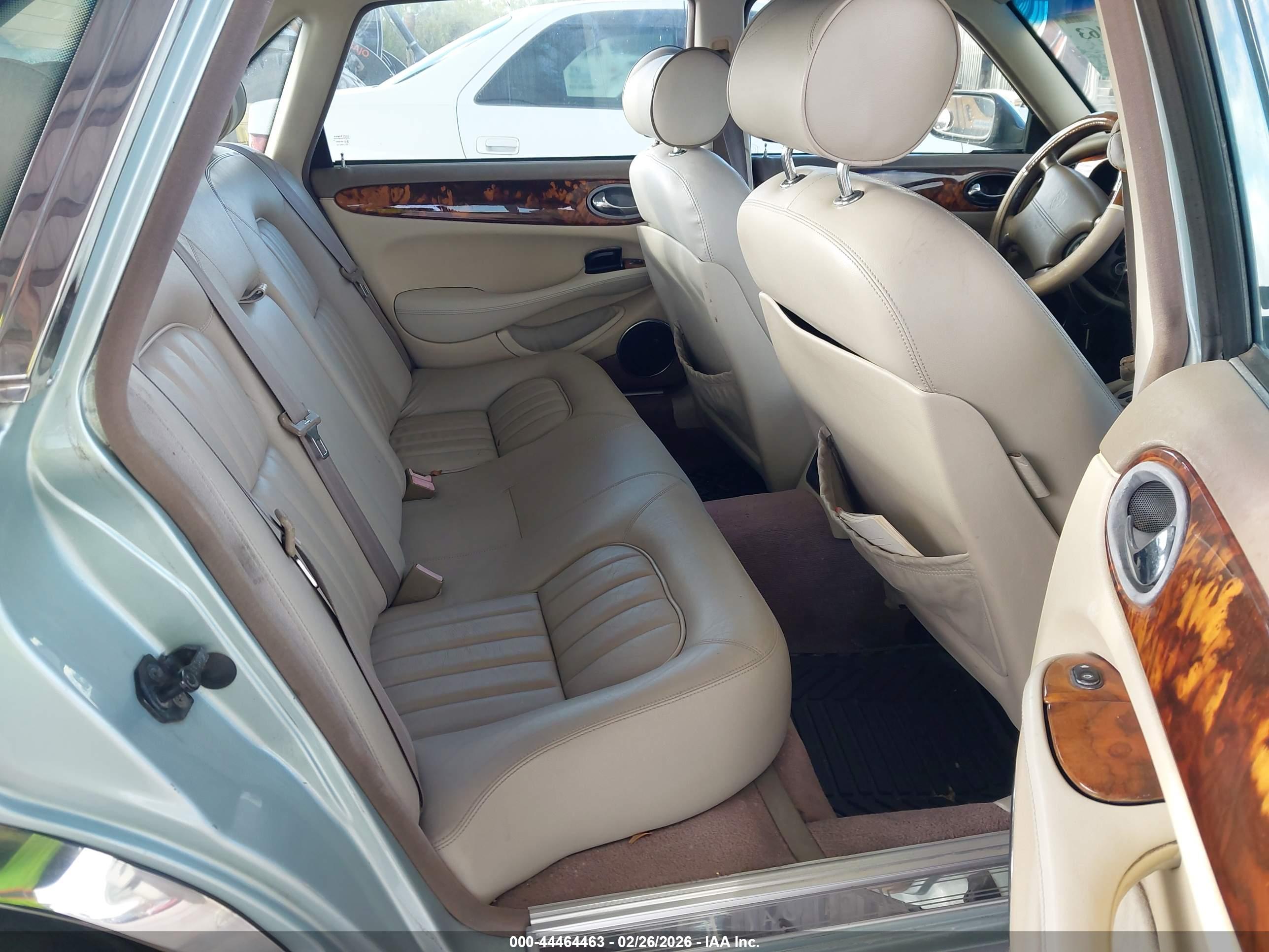 JAGUAR XJ8 image 8