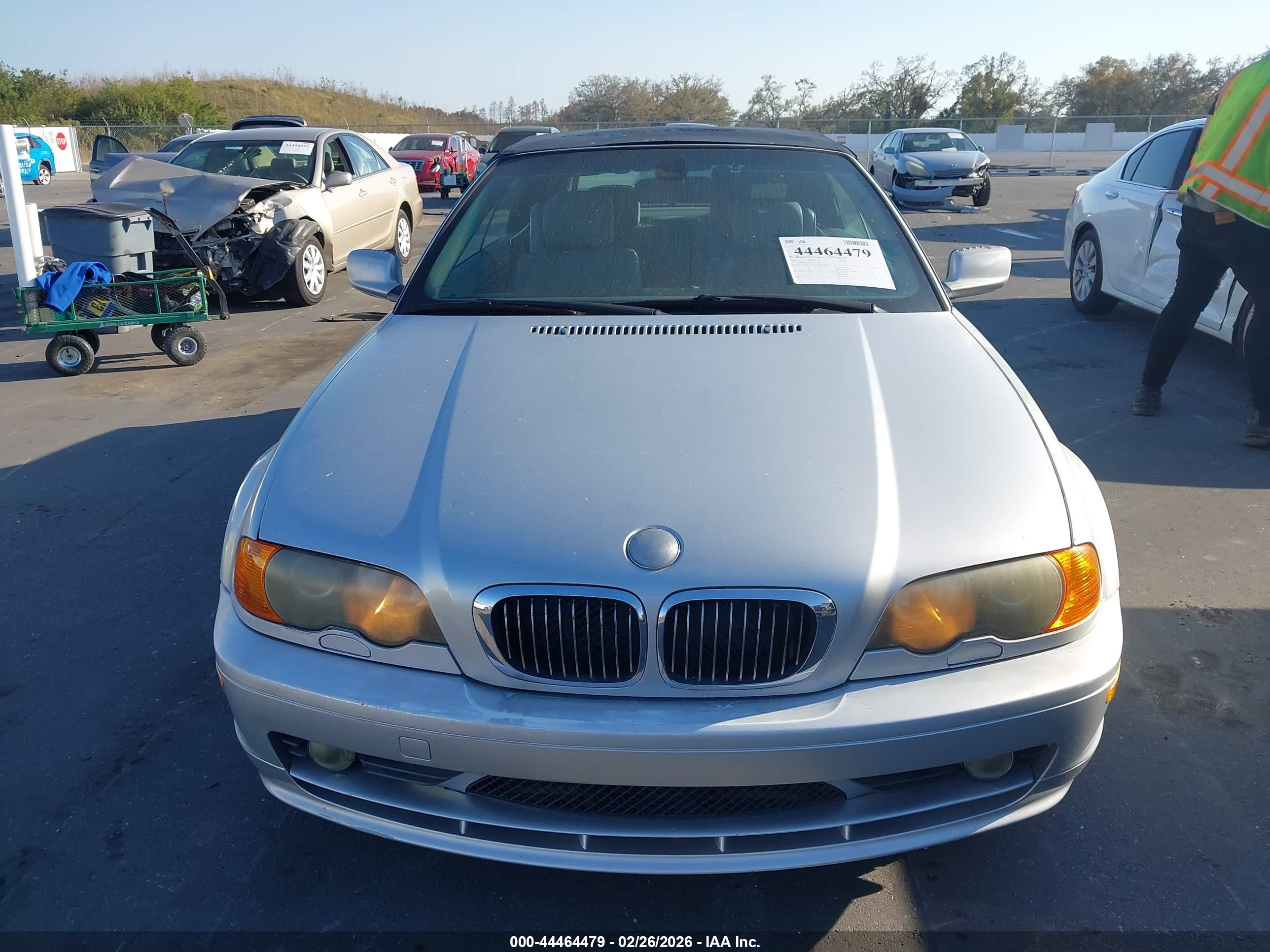 BMW 325CI image 6