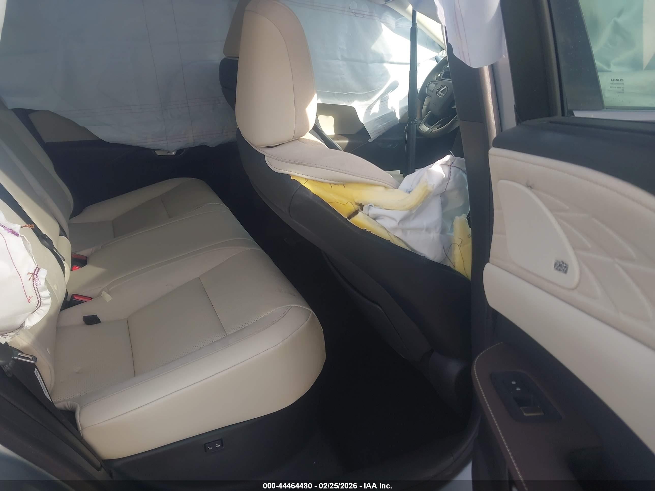 LEXUS RX image 8