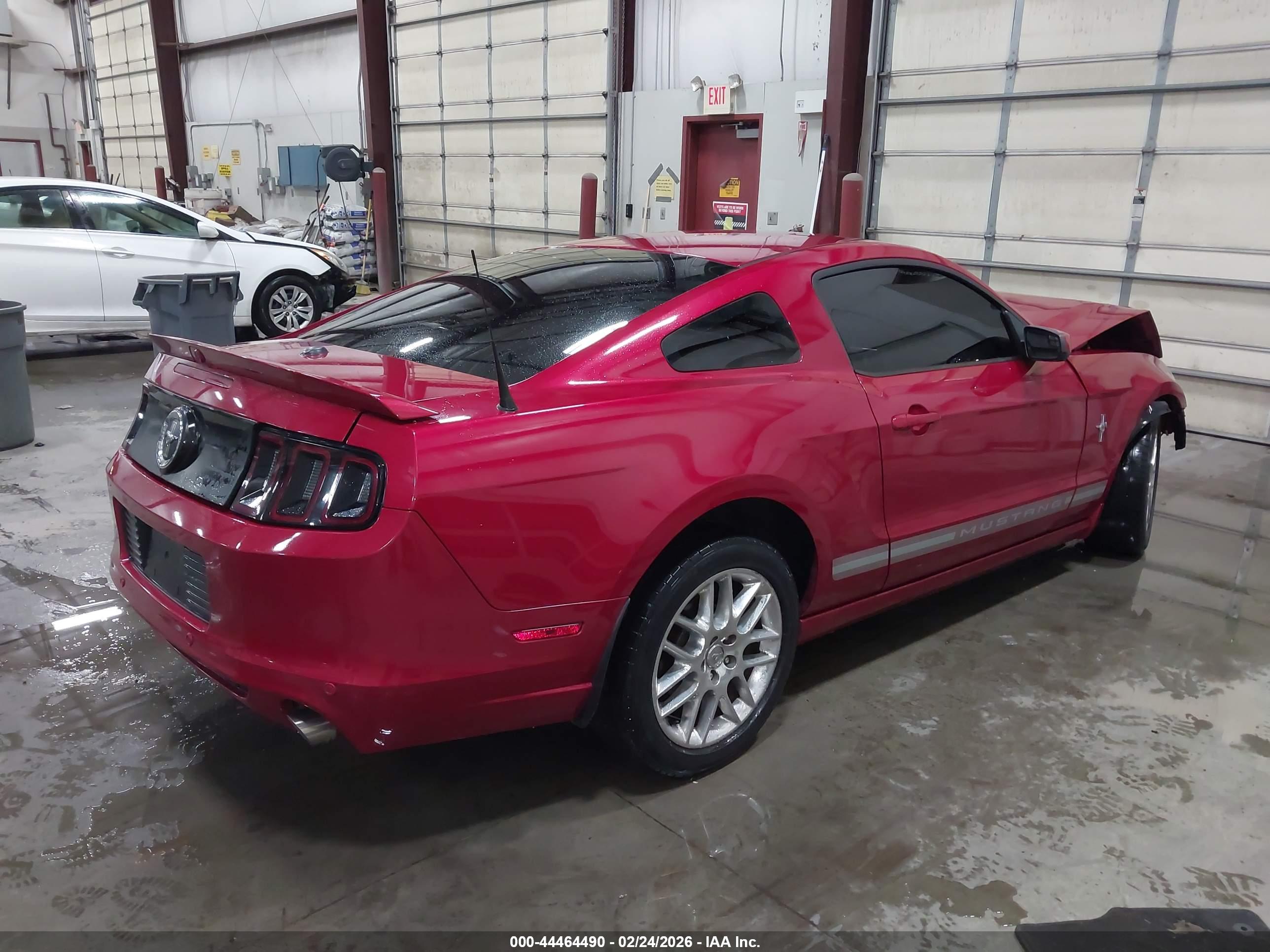 FORD MUSTANG image 4