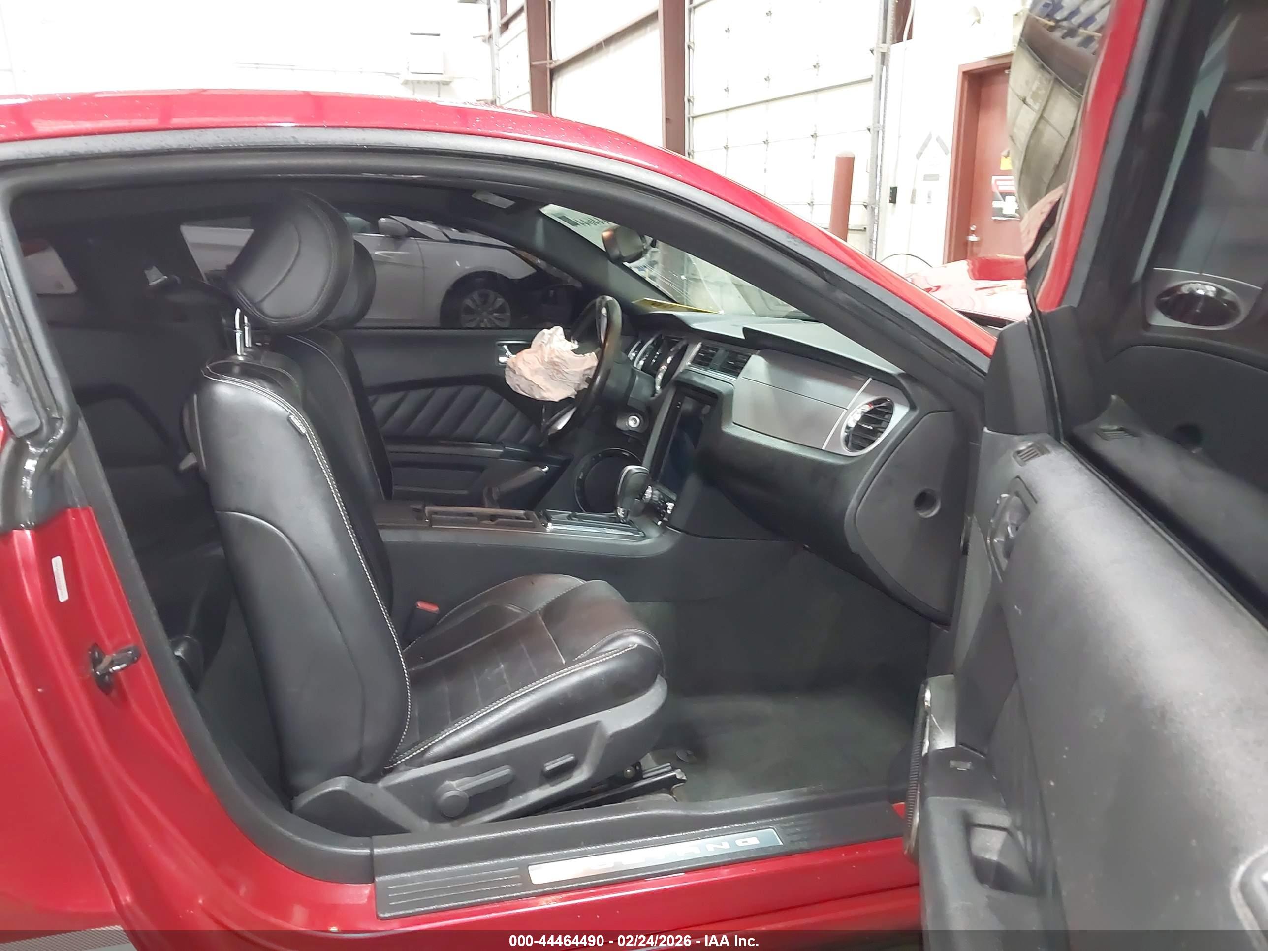 FORD MUSTANG image 5