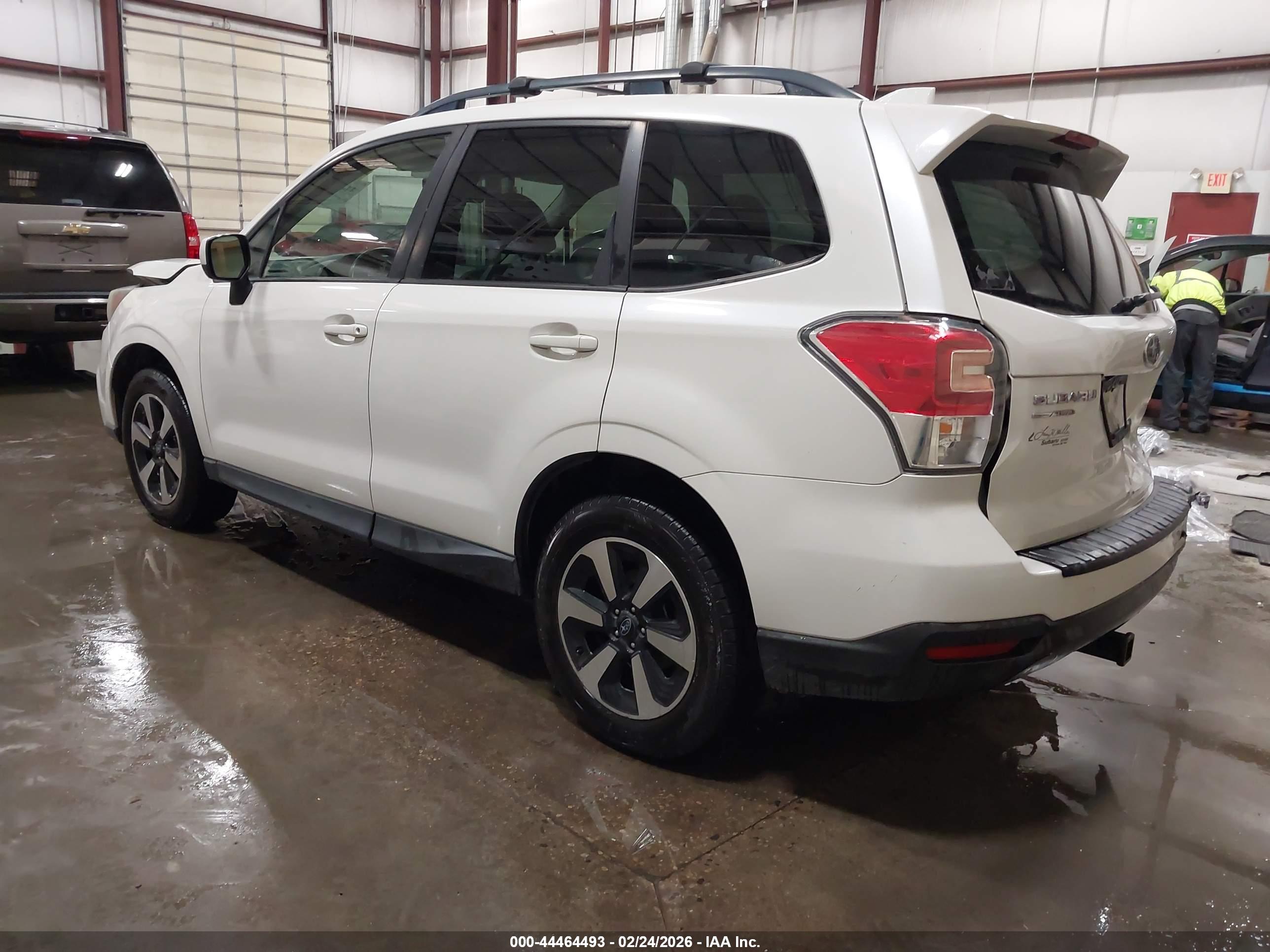 SUBARU FORESTER image 3