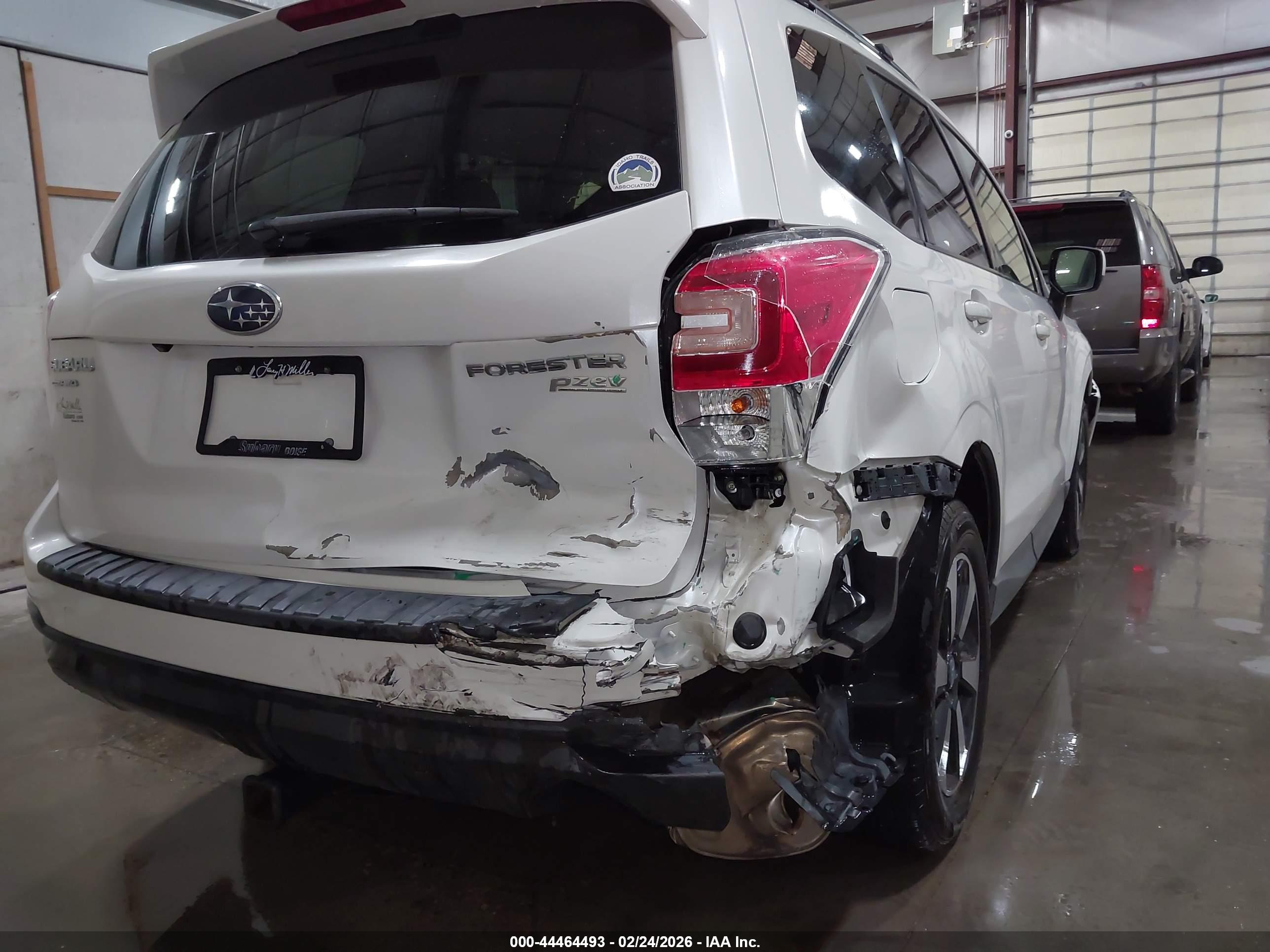 SUBARU FORESTER image 6