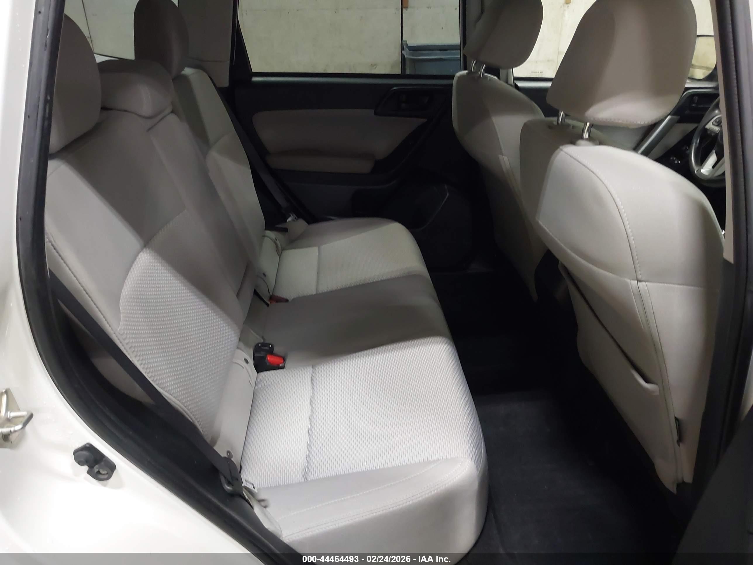 SUBARU FORESTER image 8