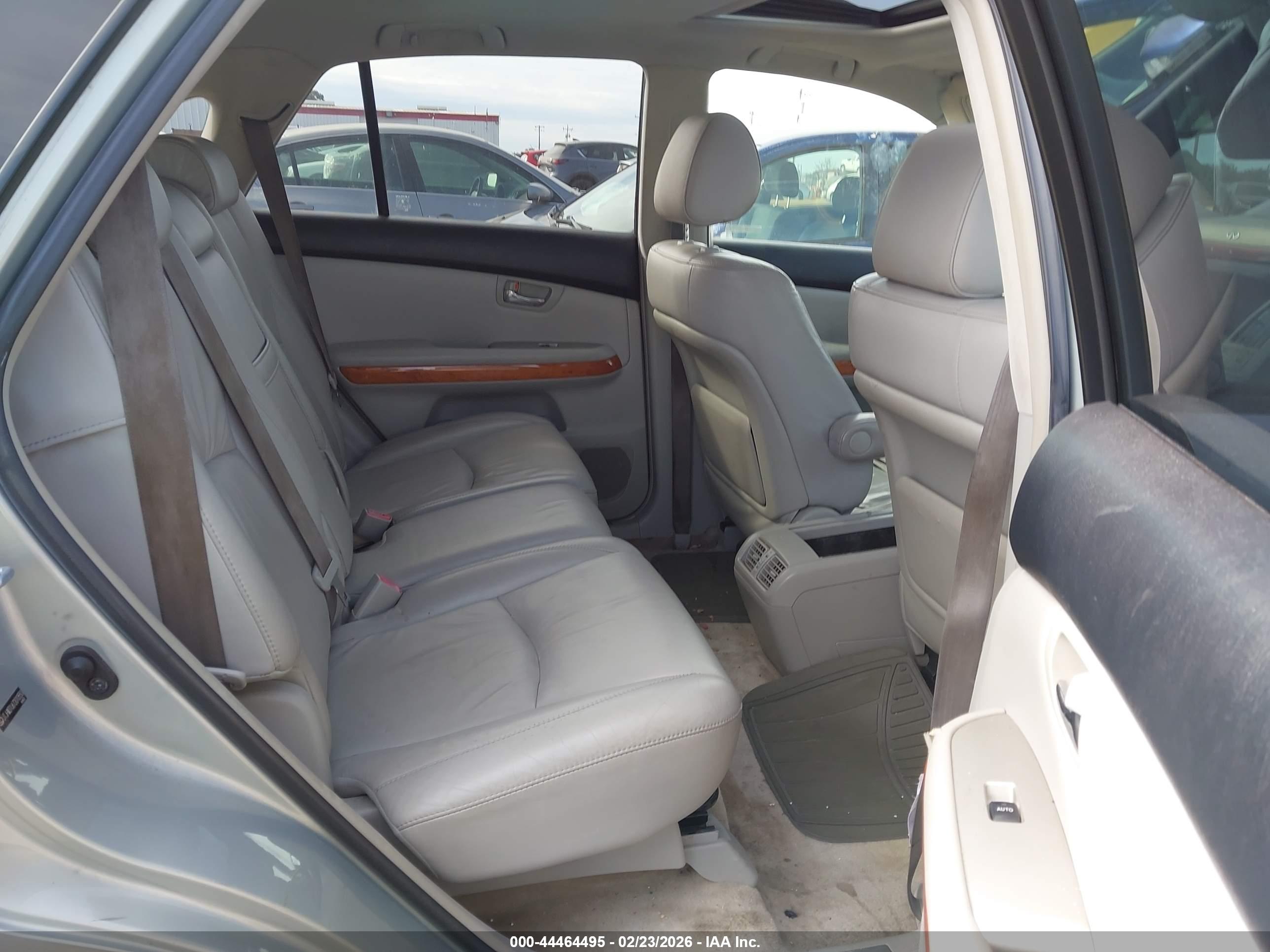 LEXUS RX image 8