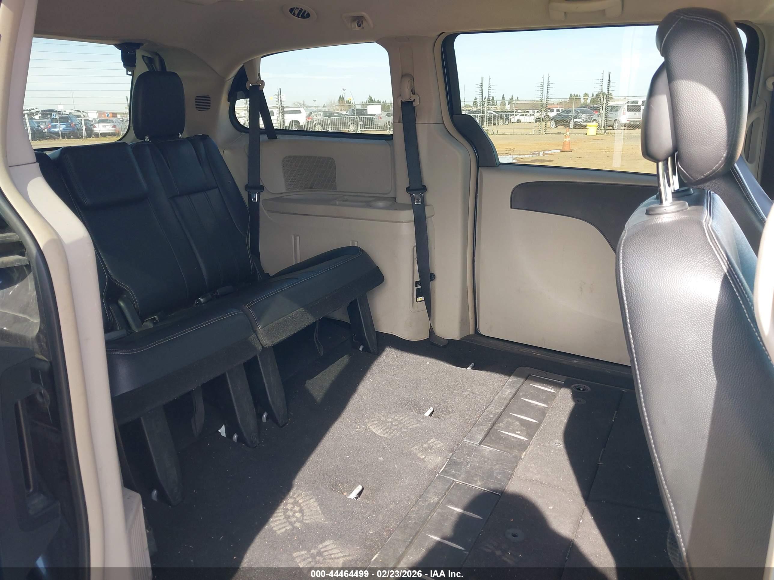 CHRYSLER TOWN image 8