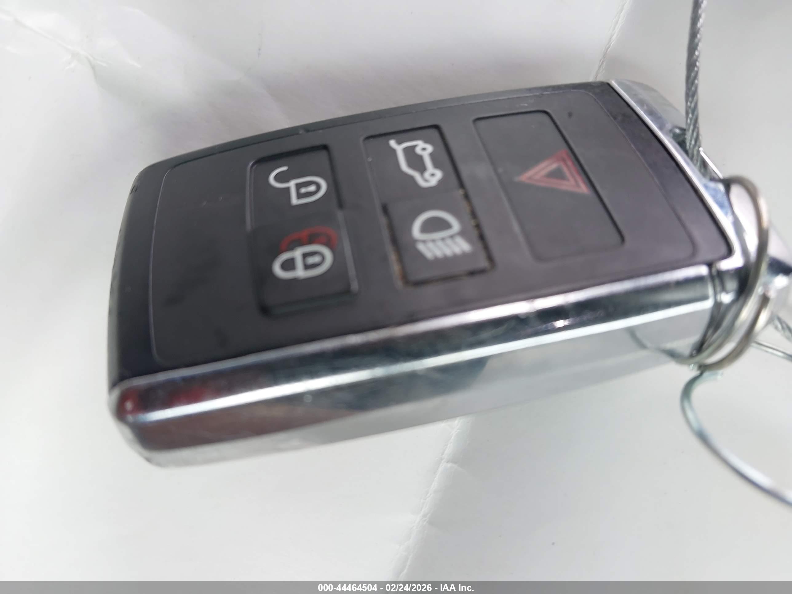 LAND ROVER image 11