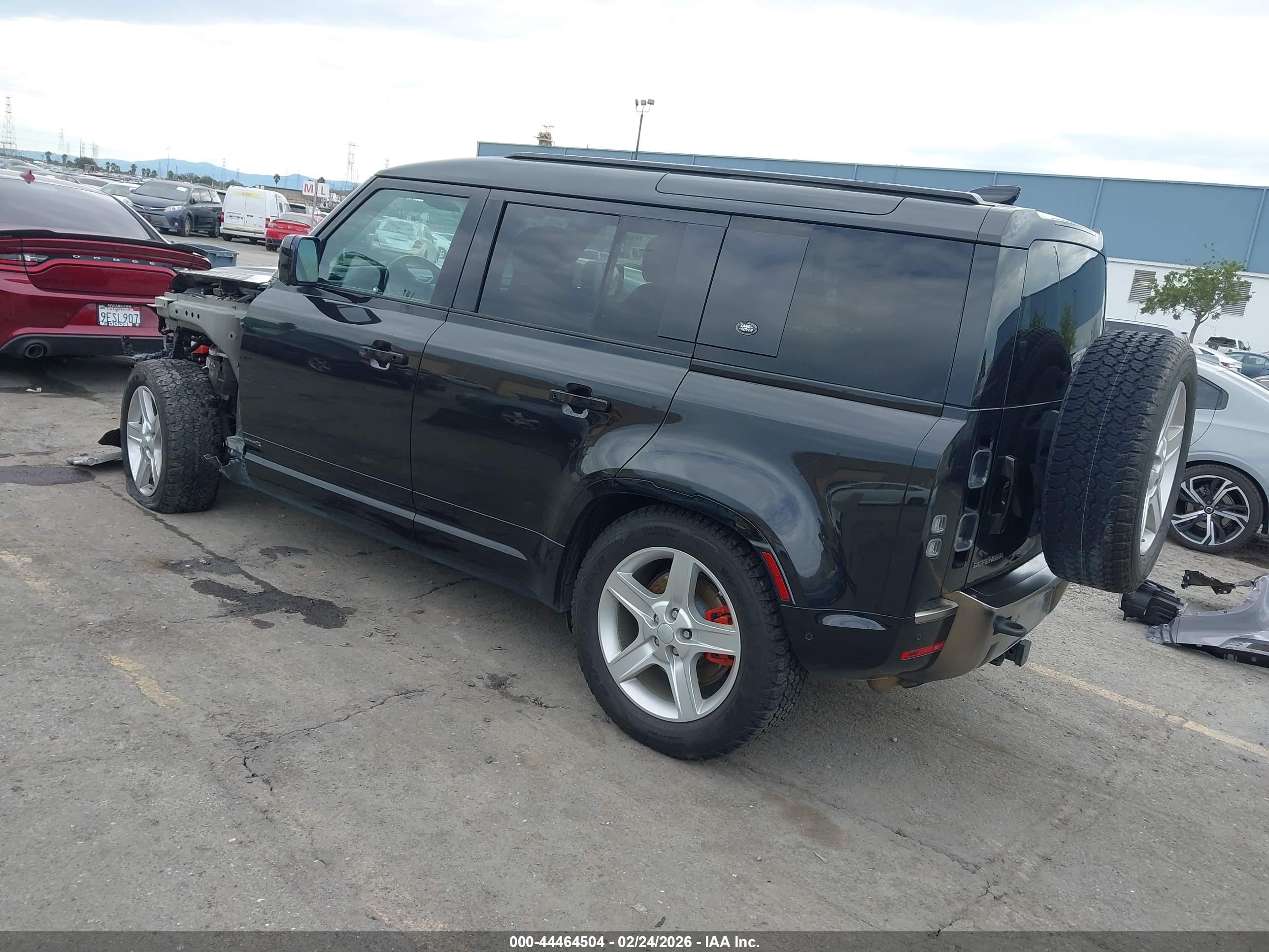 LAND ROVER image 3