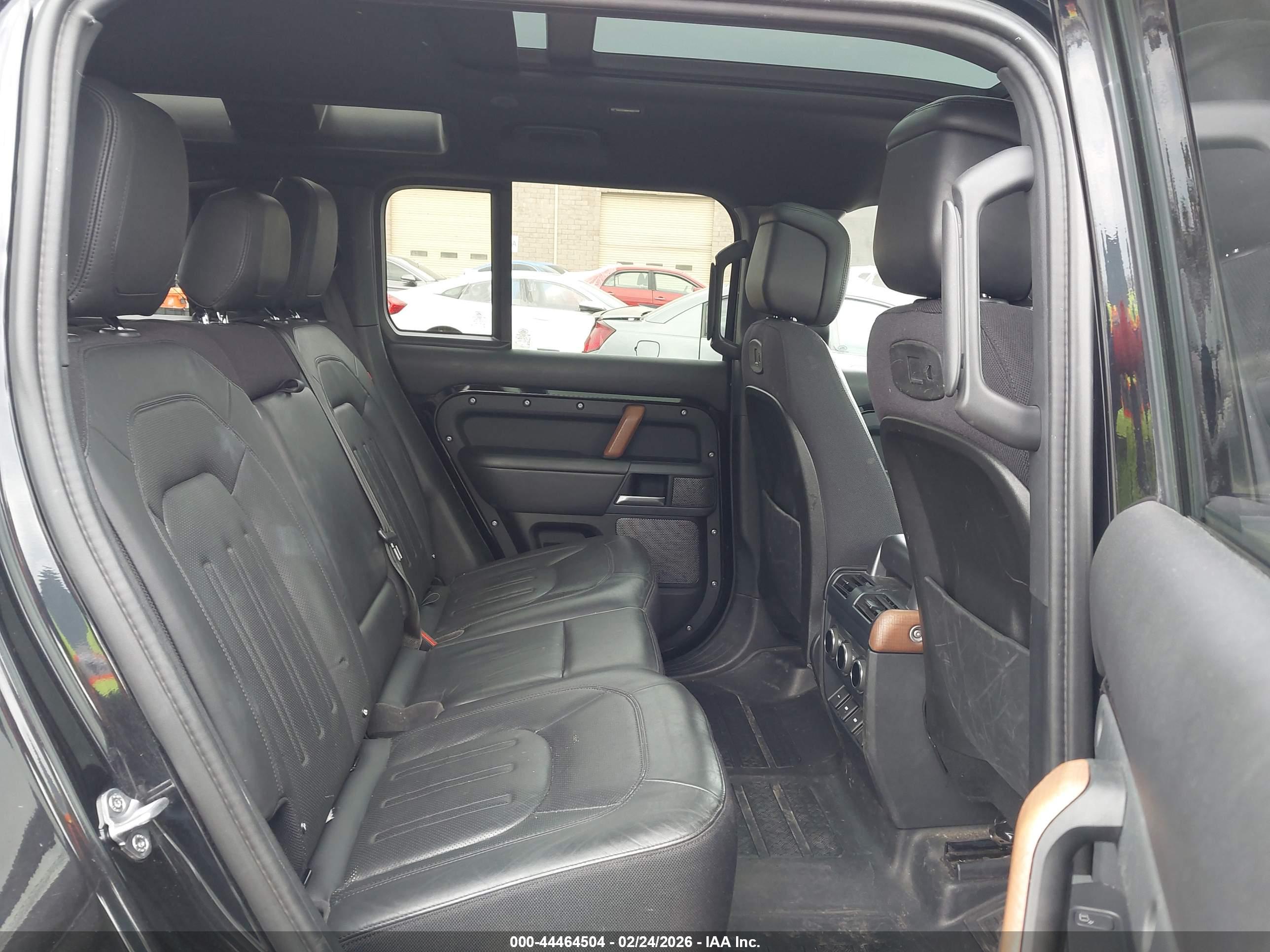 LAND ROVER image 8