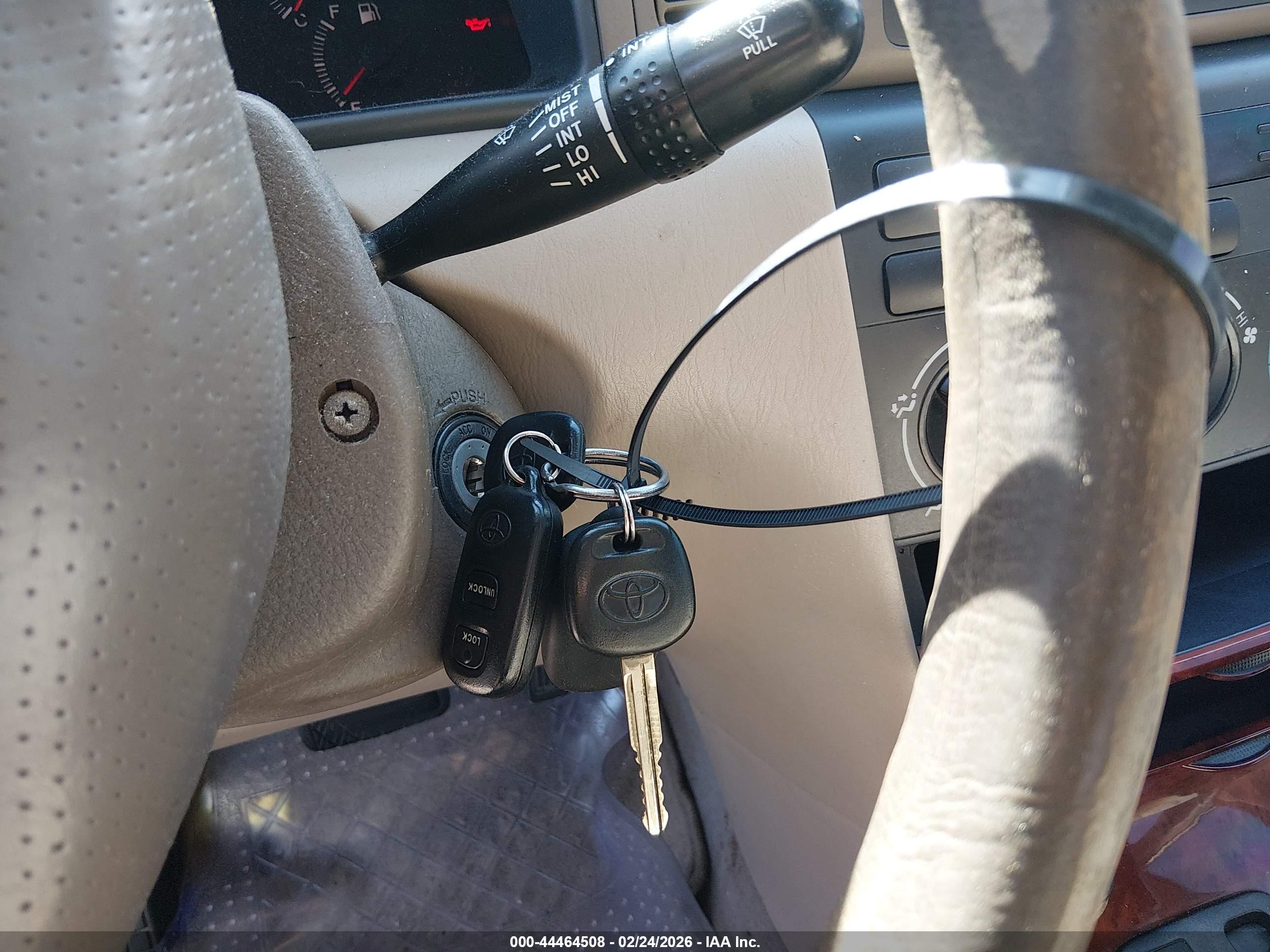 TOYOTA COROLLA image 11
