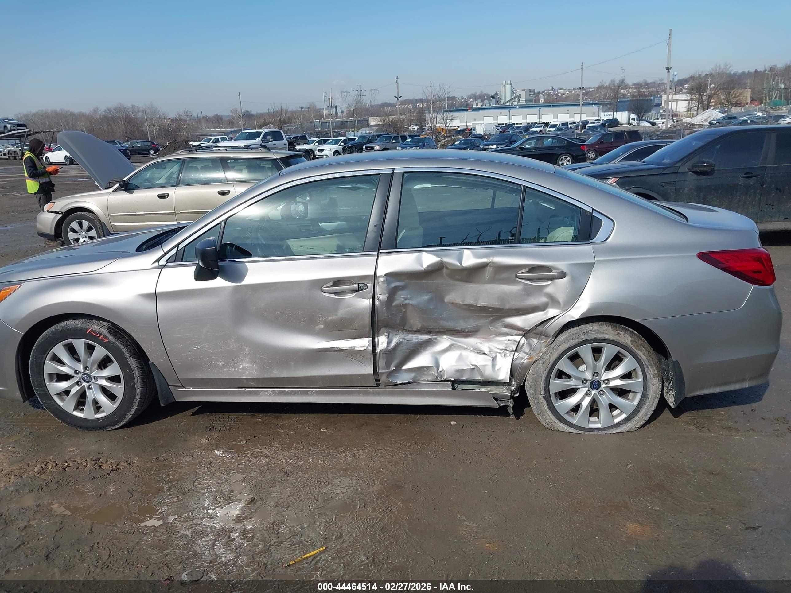 SUBARU LEGACY image 6