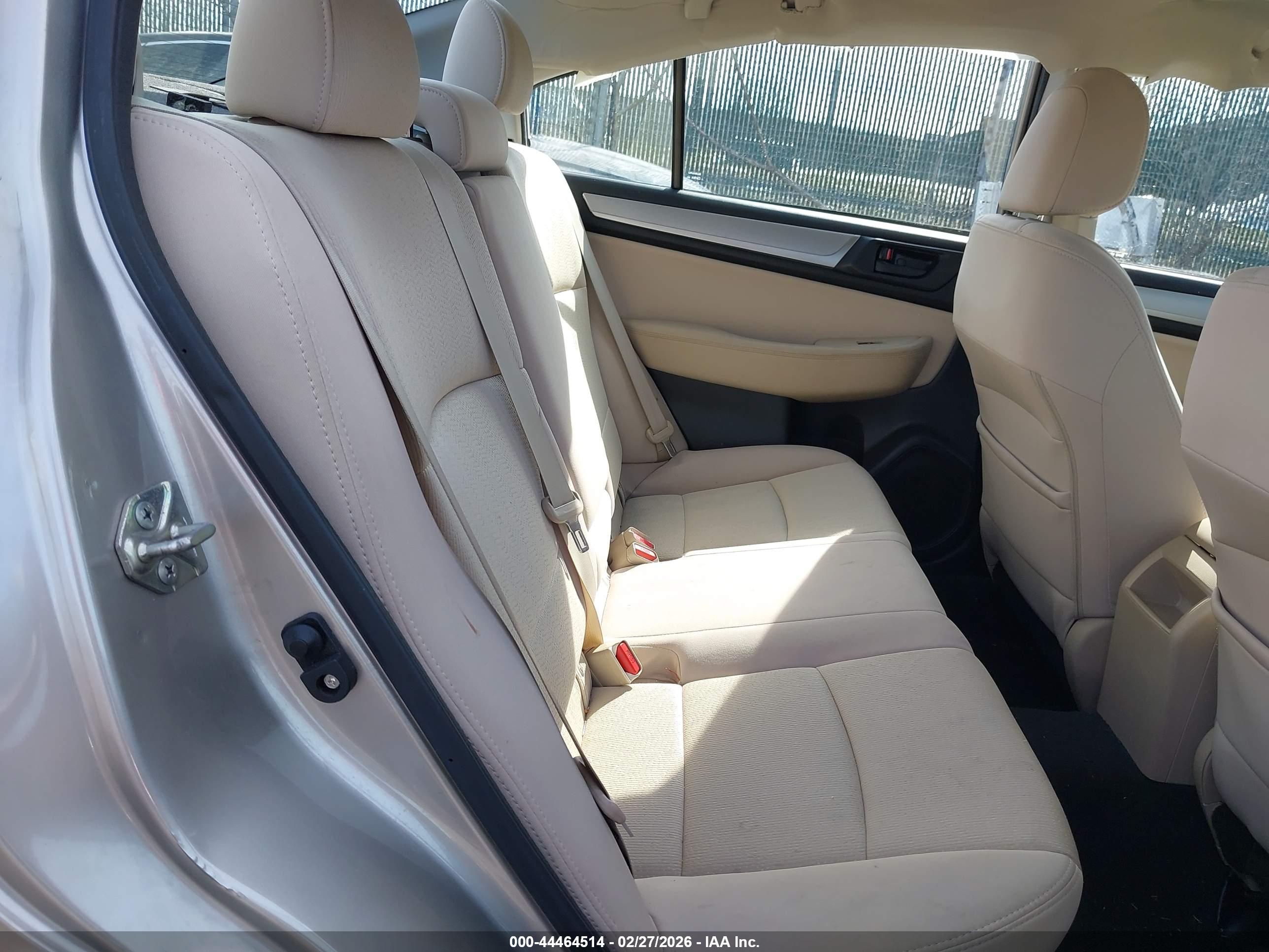SUBARU LEGACY image 8