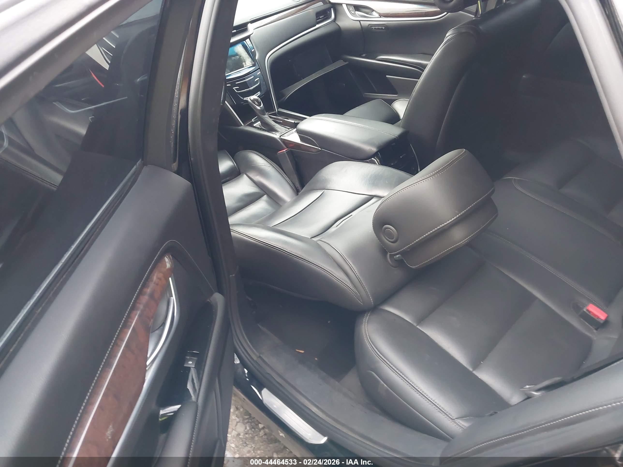 CADILLAC XTS image 8