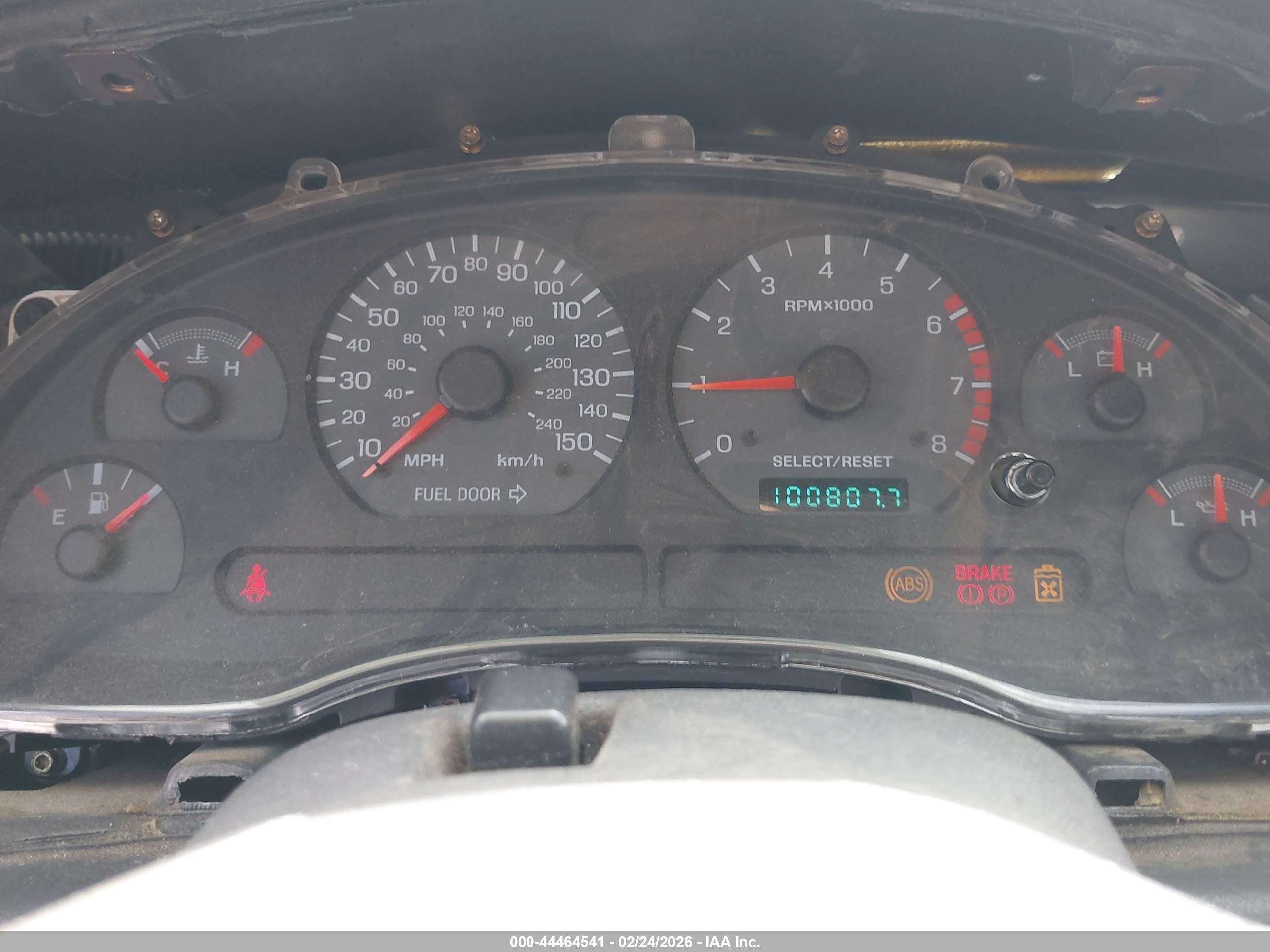 FORD MUSTANG image 7