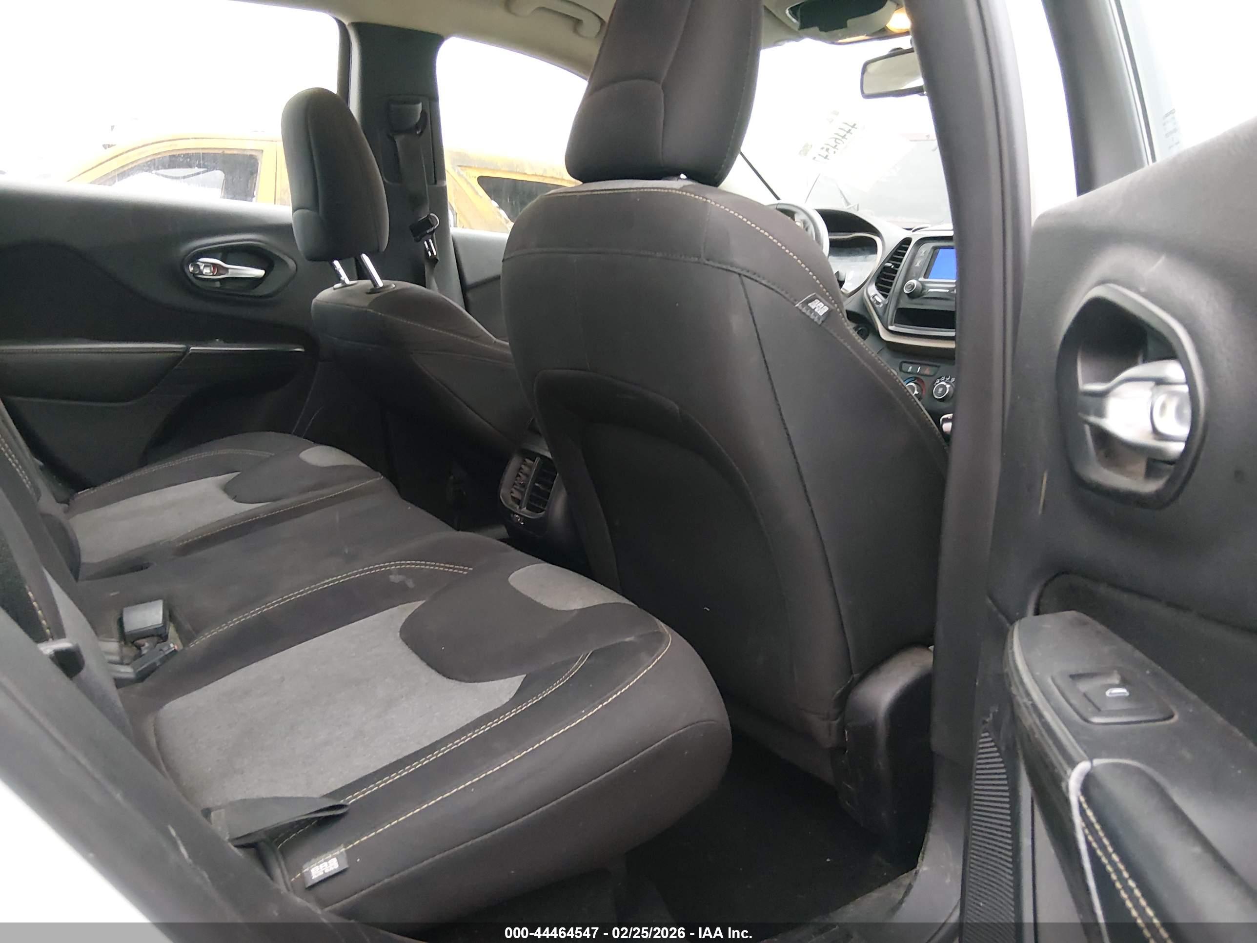 JEEP CHEROKEE image 8