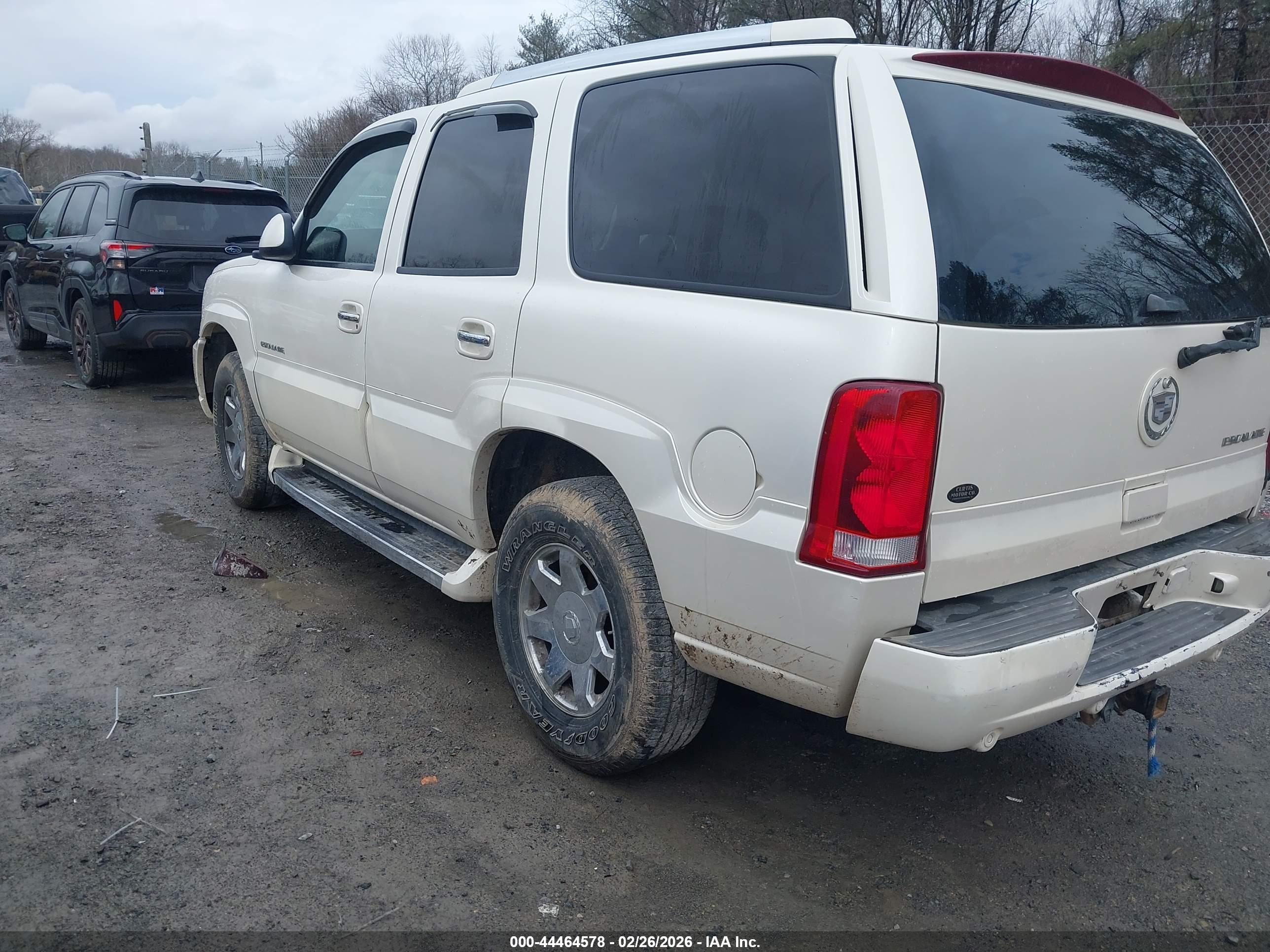 CADILLAC ESCALADE image 3