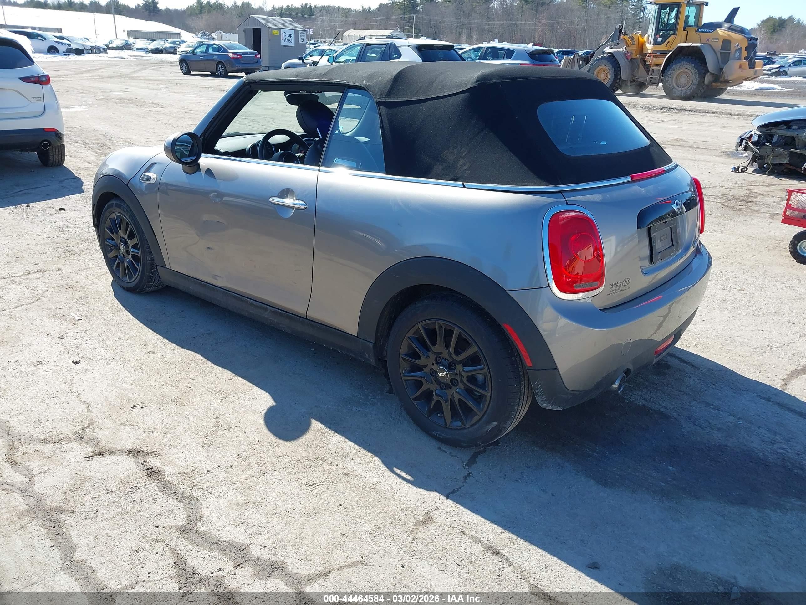 MINI CONVERTIBLE image 3