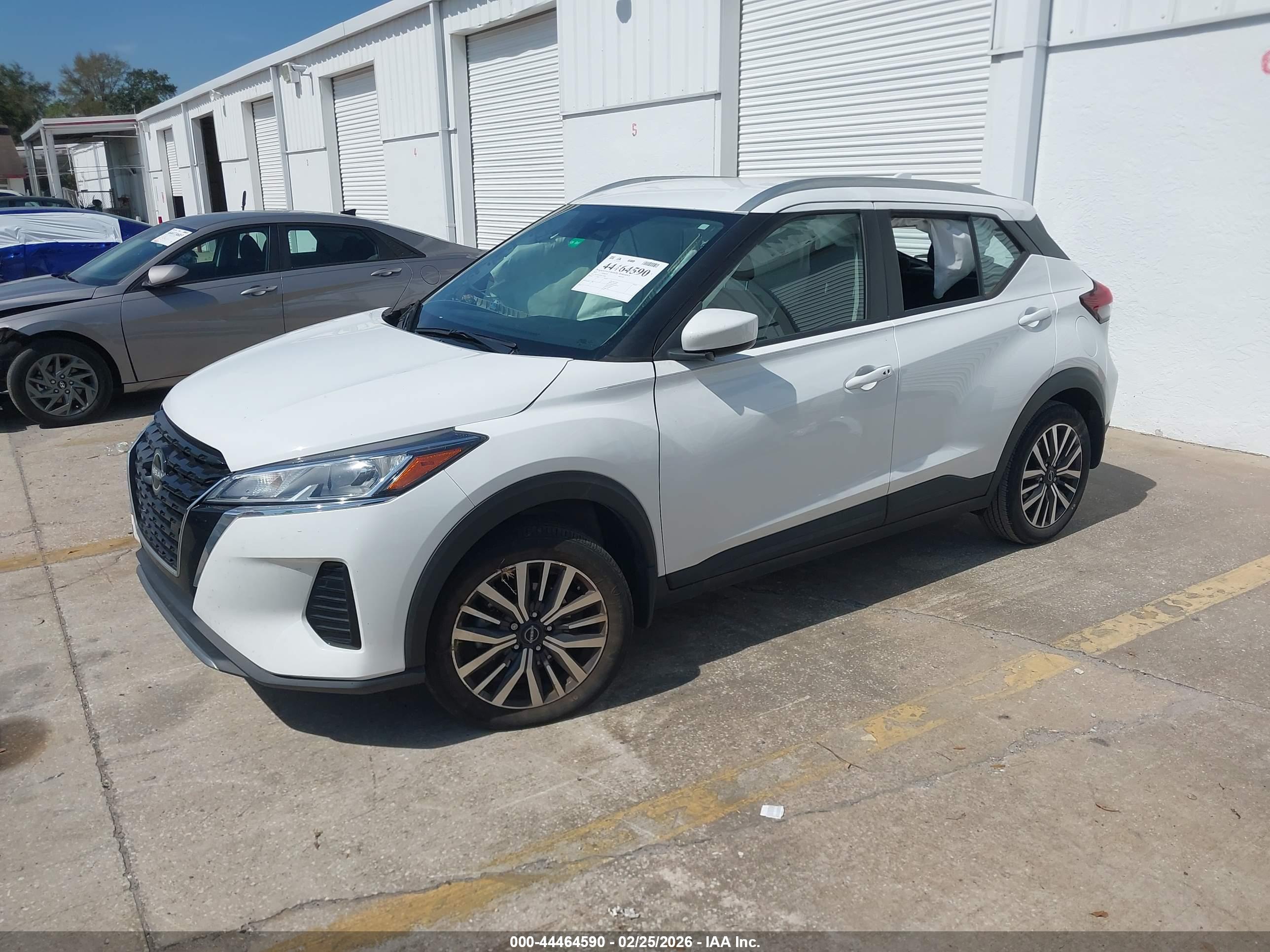 NISSAN KICKS image 2