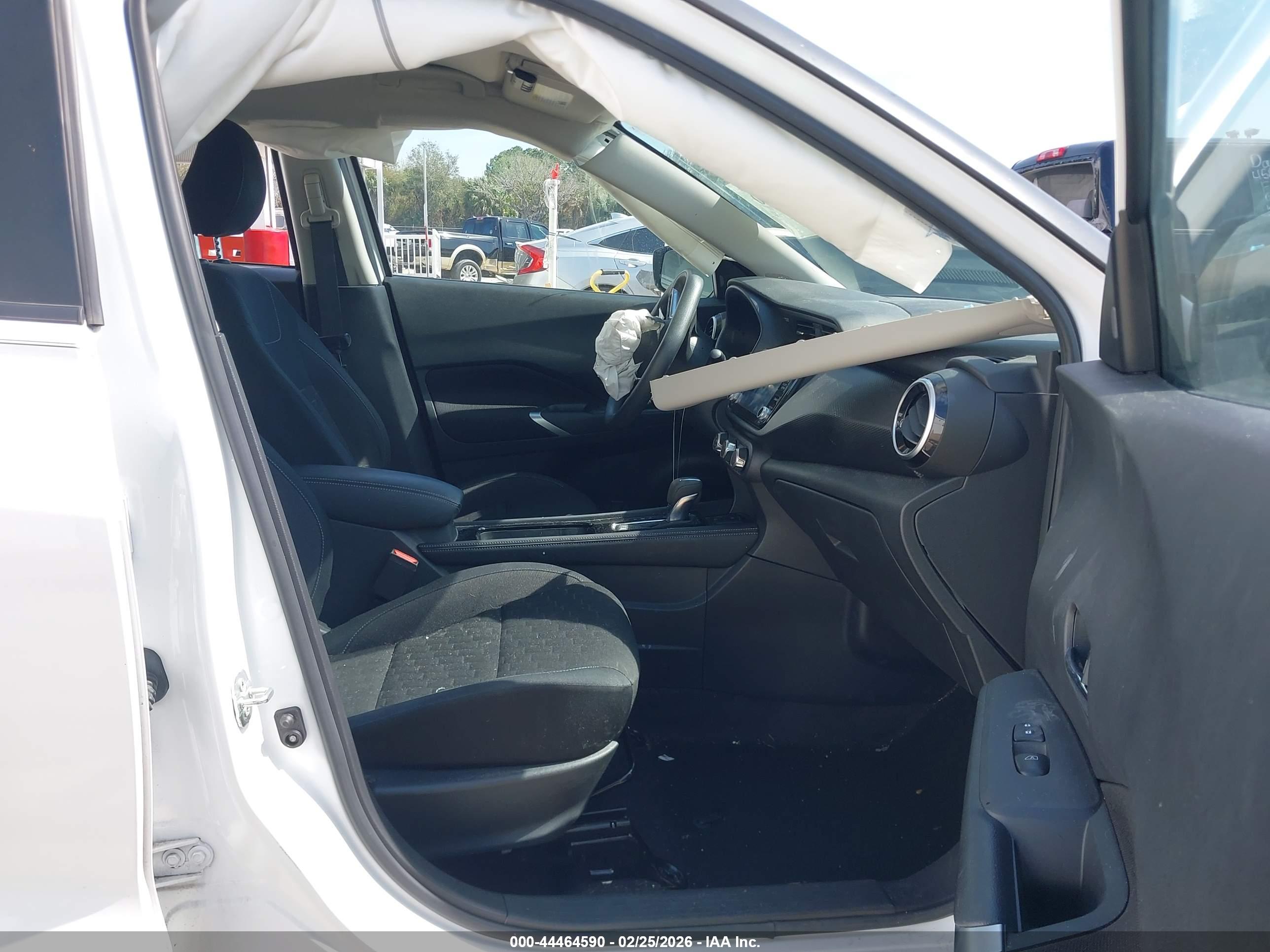 NISSAN KICKS image 5