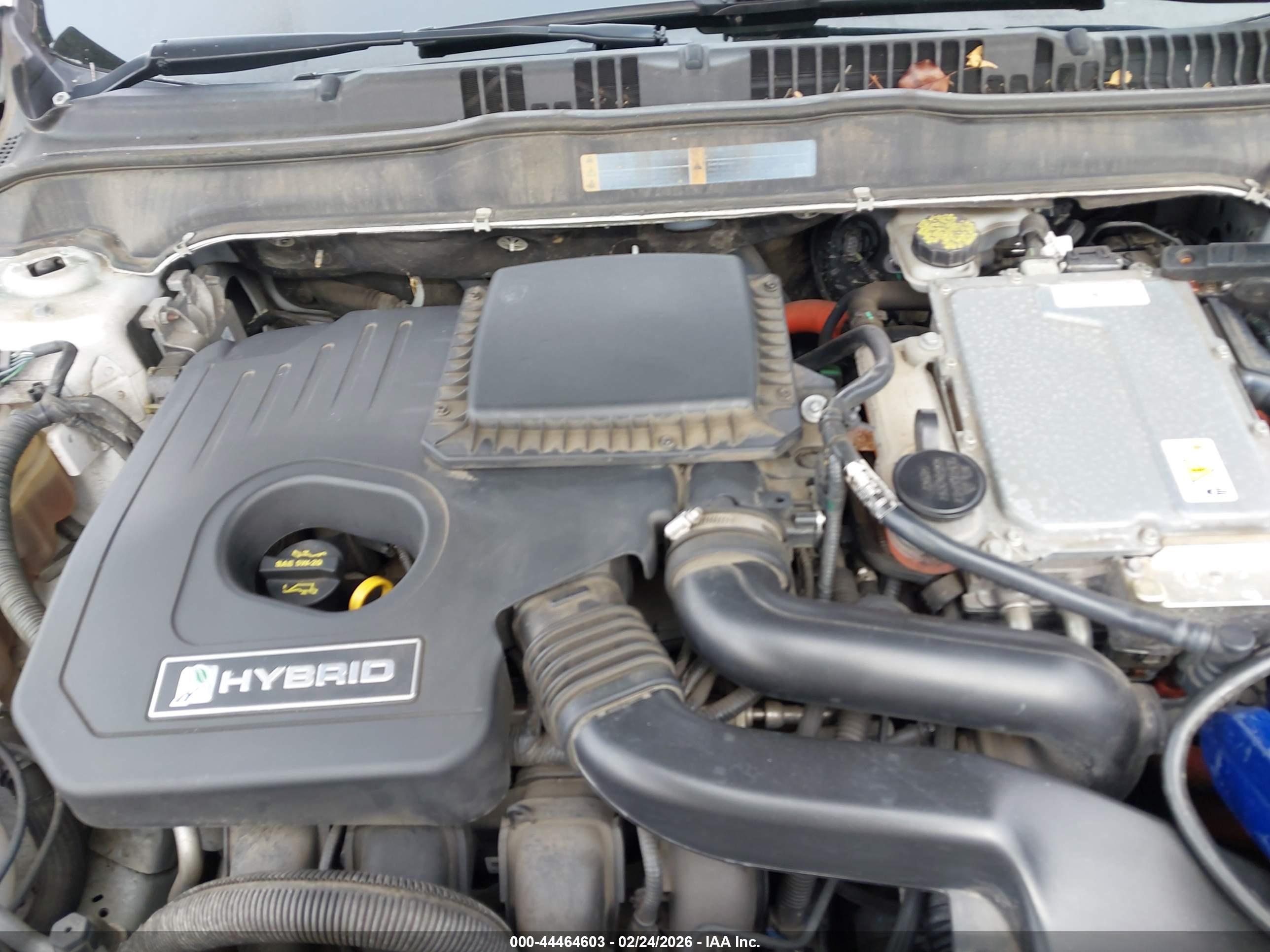 FORD FUSION image 10