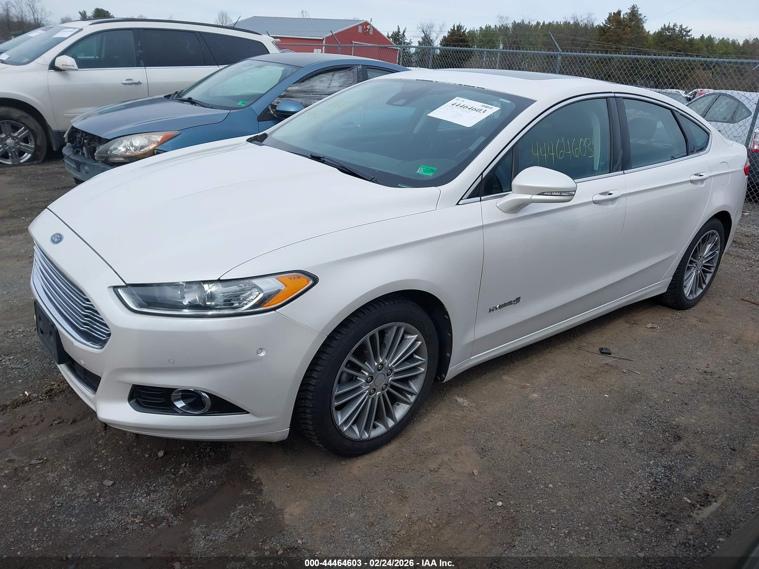 FORD FUSION image 2