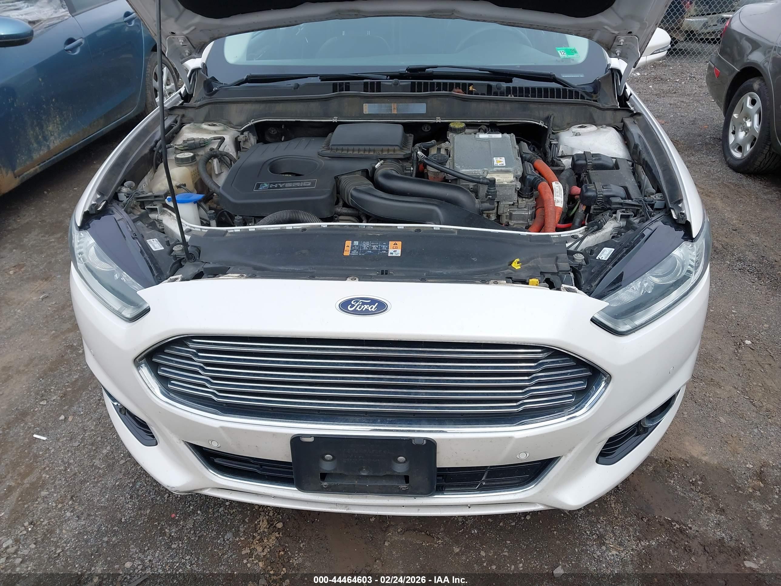 FORD FUSION image 6